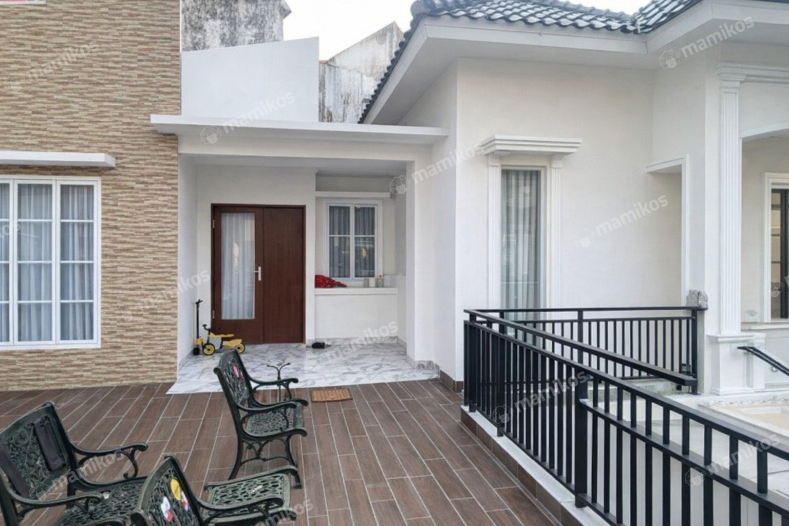 Rumah Sertifikat SHM 4 Kamar Tidur 4 Kamar Mandi Cibubur Jakarta Timur