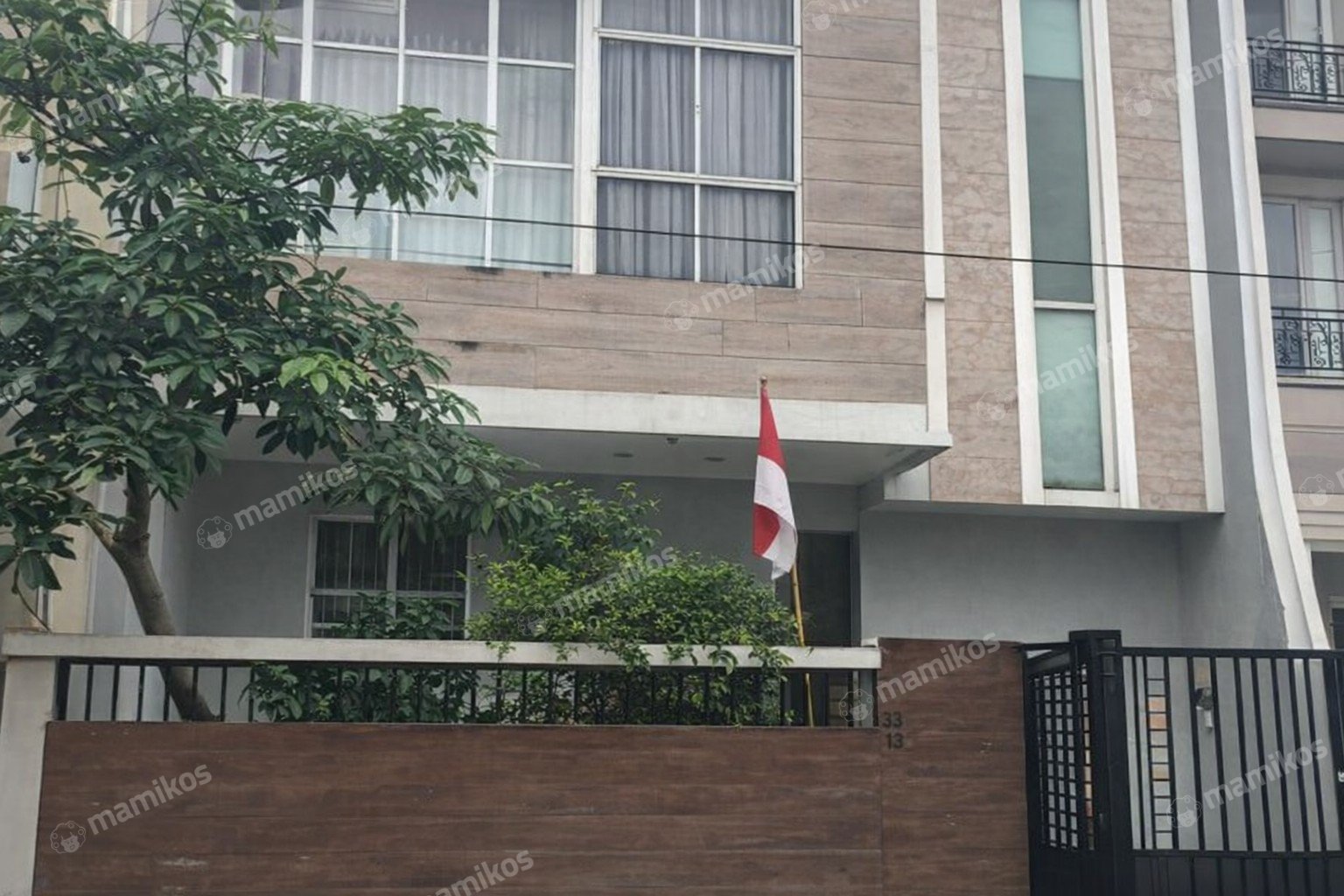 Rumah Sertifikat SHM 4 Kamar Tidur 3 Kamar Mandi Kebon Jeruk Jakarta Barat