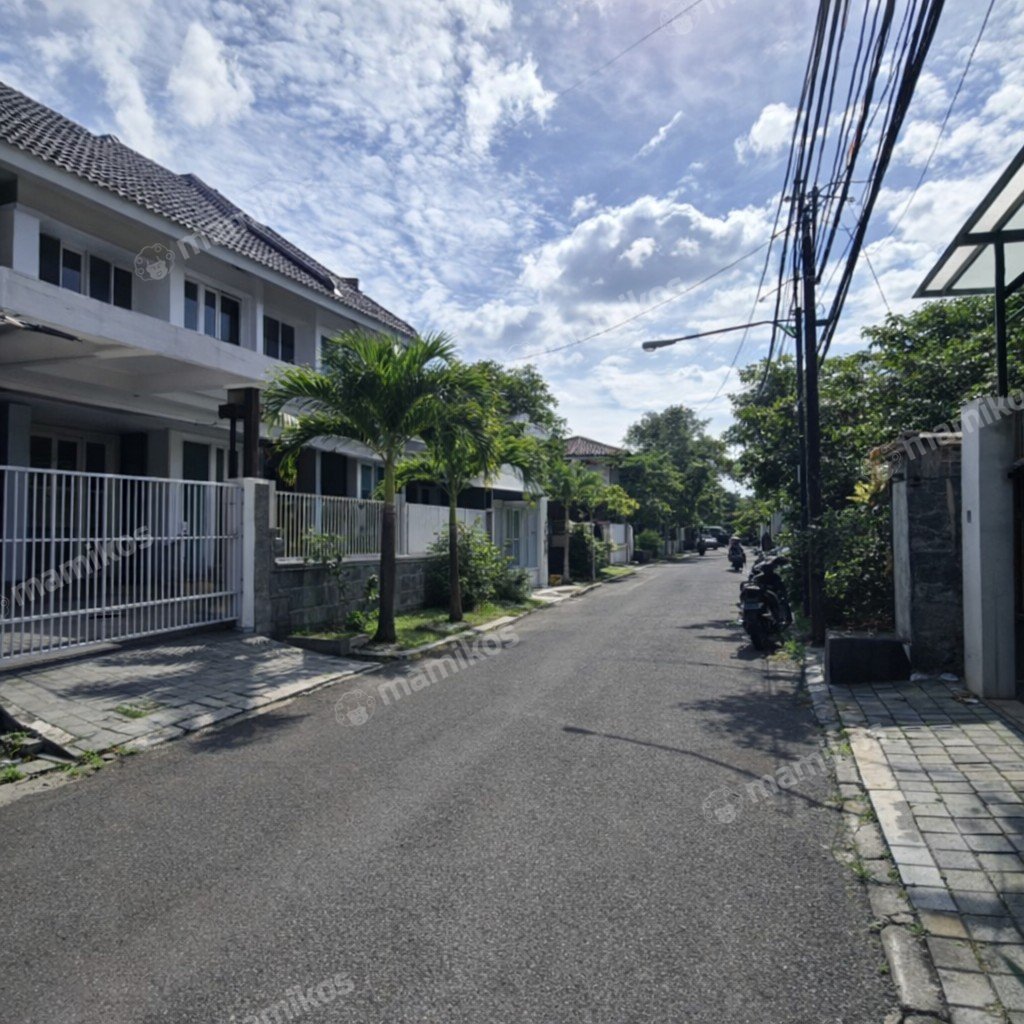 Rumah Sertifikat SHM 5 Kamar Tidur 4 Kamar Mandi Rawamangun Jakarta Timur - Photo 2