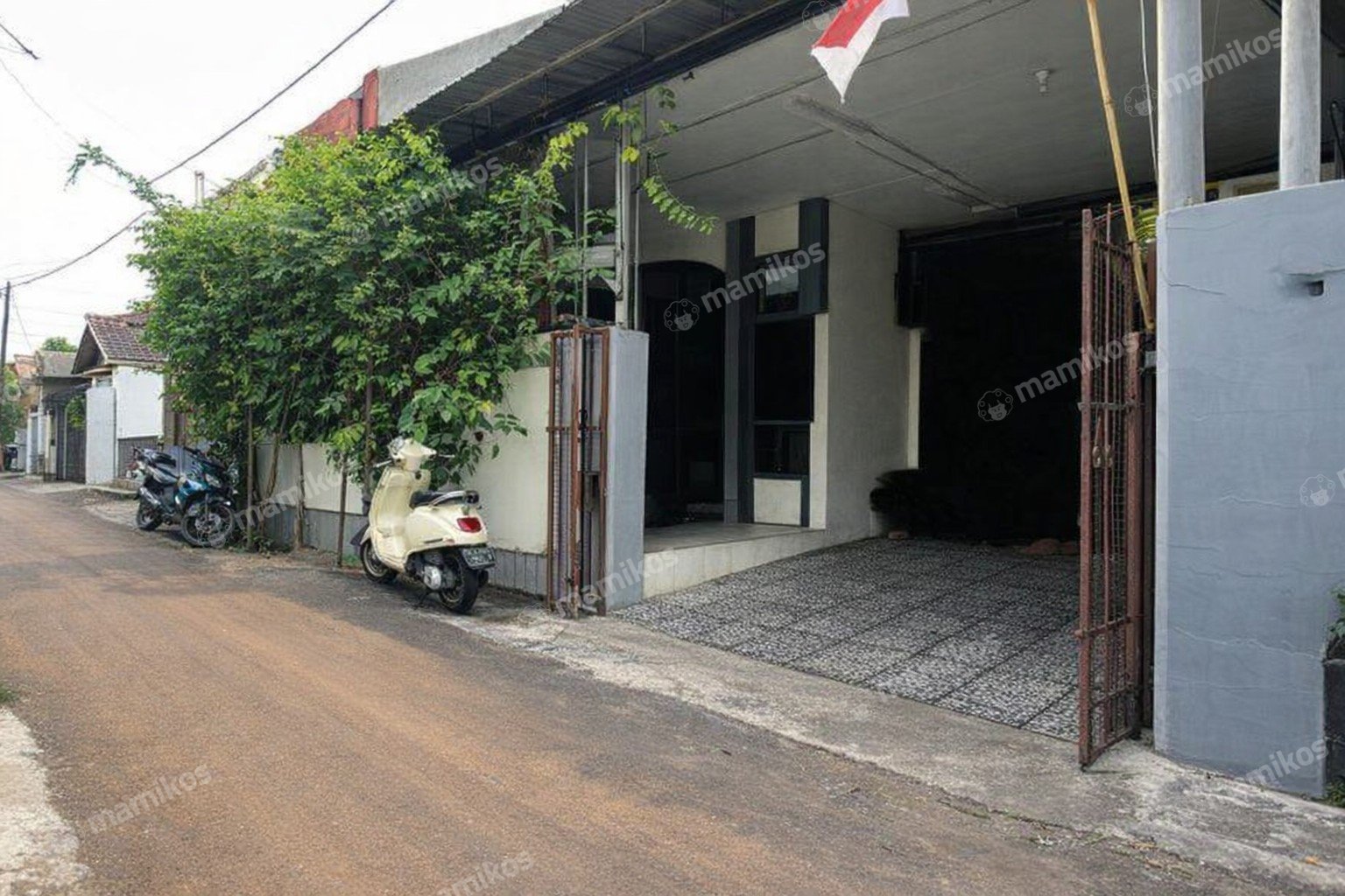 Rumah Sertifikat SHM 5 Kamar Tidur 5 Kamar Mandi Tebet Jakarta Selatan