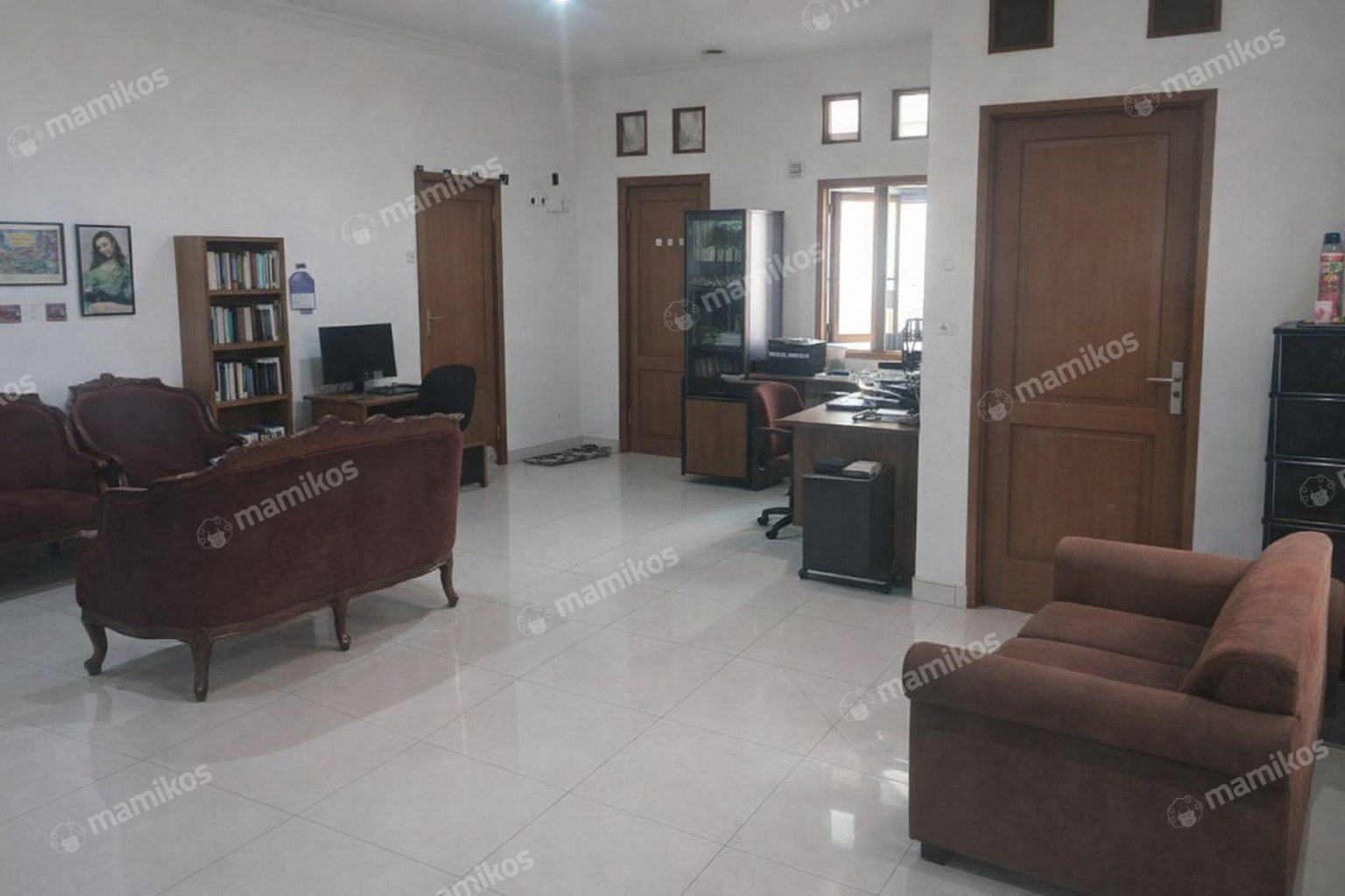 Rumah Sertifikat SHM 8 Kamar Tidur 4 Kamar Mandi Kemanggisan Jakarta Barat
