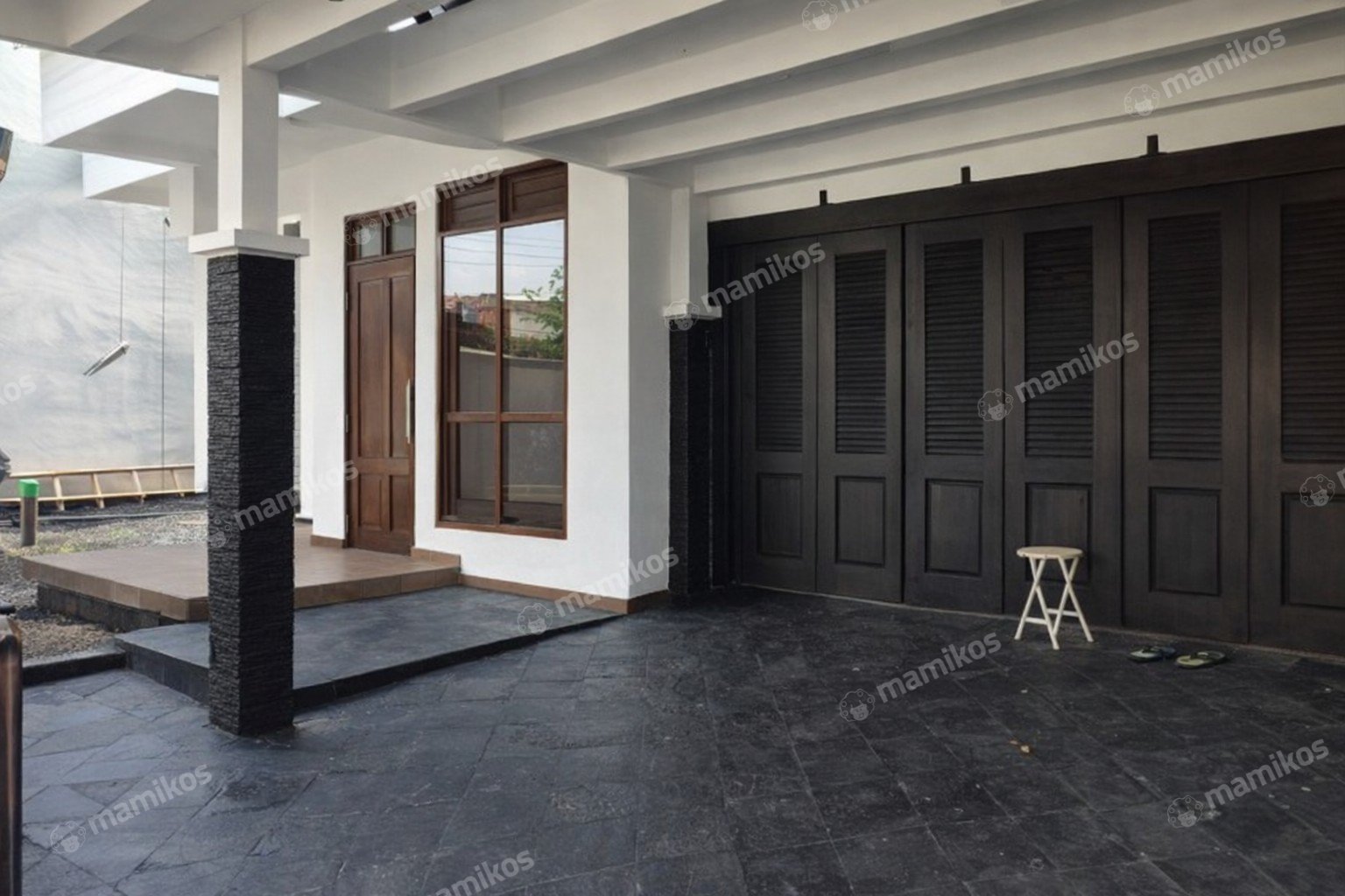 Rumah Sertifikat SHM 8 Kamar Tidur 4 Kamar Mandi Slipi Jakarta Barat