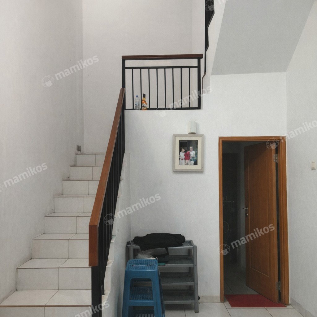 Rumah Sertifikat SHM 1 Lantai Joglo Jakarta Barat - Photo 2