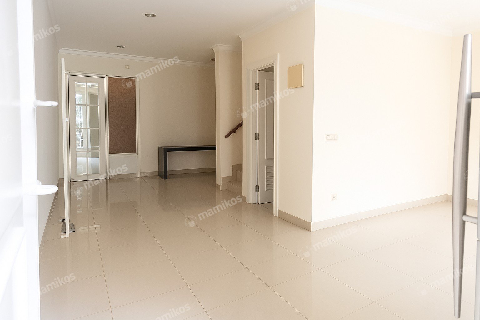 Rumah Sertifikat SHM 3 Kamar Tidur 3 Kamar Mandi Green Lake City Jakarta Barat