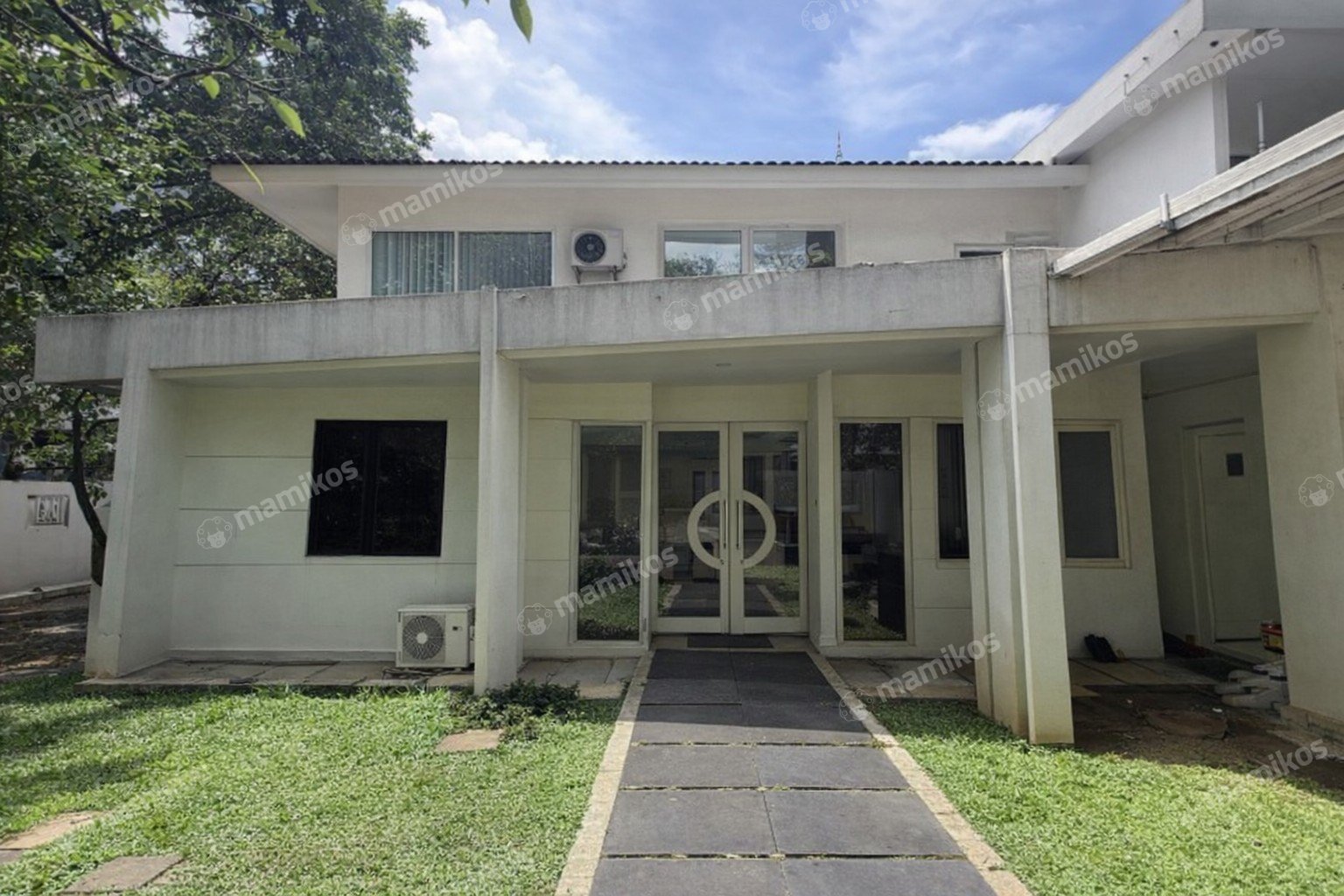 Rumah Sertifikat SHM 9 Kamar Tidur 2 Kamar Mandi Kebayoran Baru Jakarta Selatan