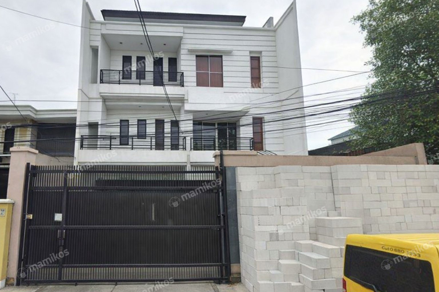 Rumah Sertifikat SHM 8 Kamar Tidur 4 Kamar Mandi Kemanggisan Jakarta Barat
