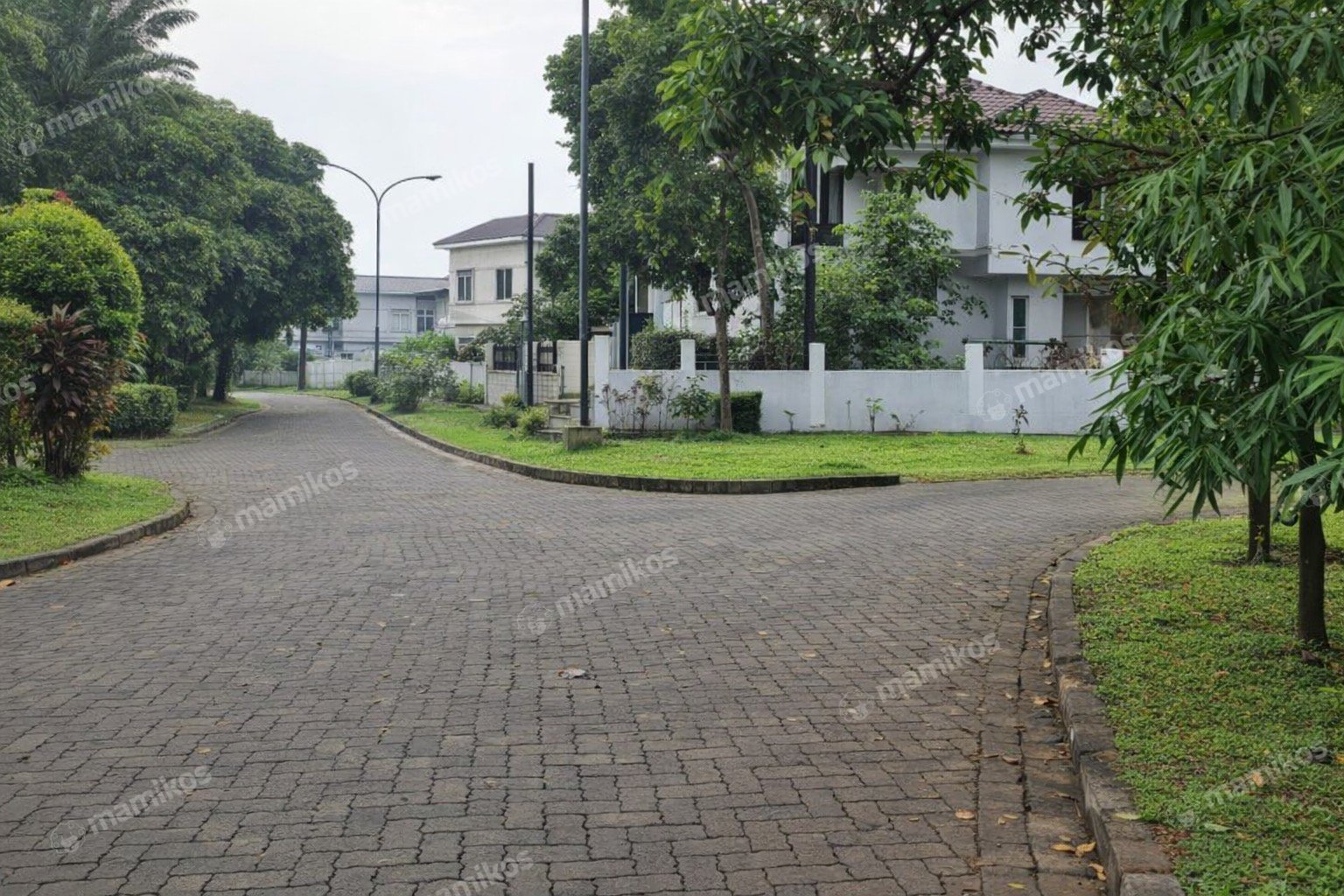 Rumah Sertifikat SHM 5 Kamar Tidur 4 Kamar Mandi Cinere Jakarta Selatan - Photo 3