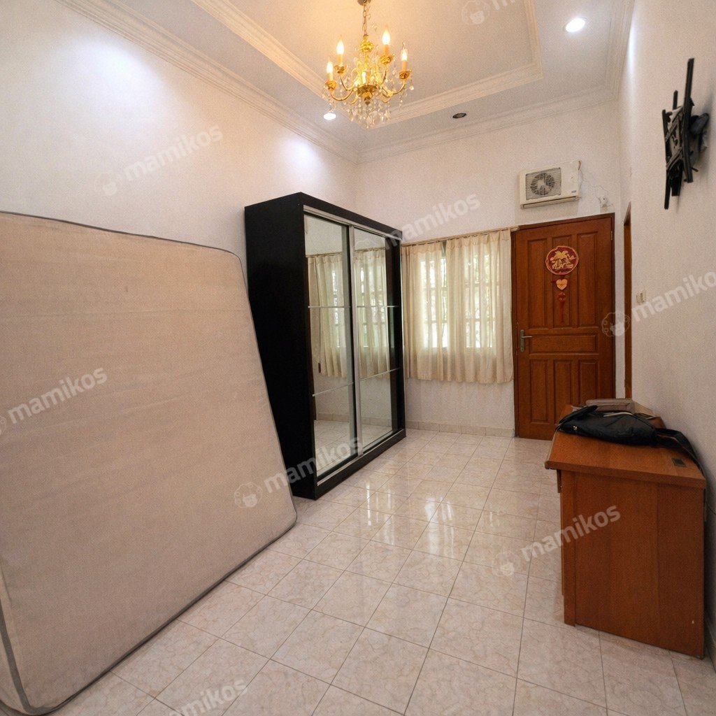 Rumah Sertifikat SHM 5 Kamar Tidur 3 Kamar Mandi Tanjung Duren Utara Jakarta Barat - Photo 3