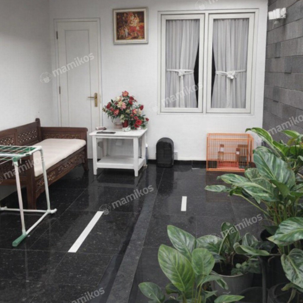 Rumah Sertifikat SHM 6 Kamar Tidur 6 Kamar Mandi Cibubur Jakarta Timur - Photo 2