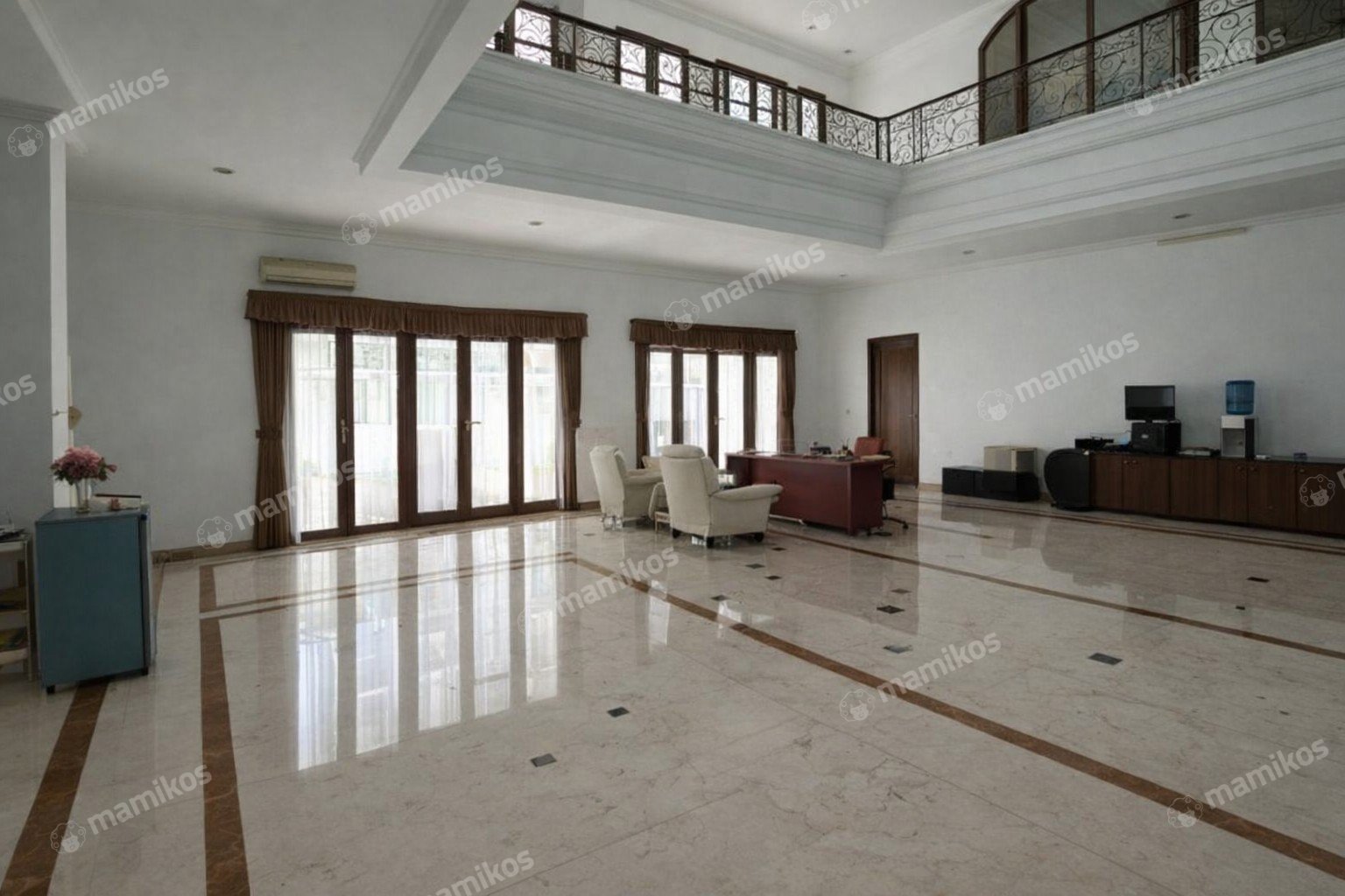 Rumah 8 Kamar Tidur 6 Kamar Mandi Mega Kuningan Jakarta Selatan - Photo 3
