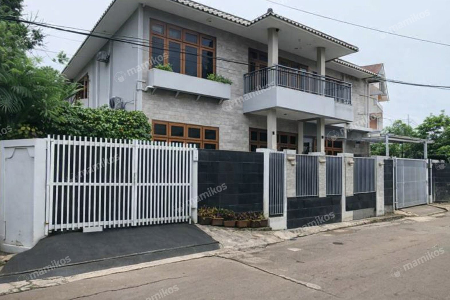 Rumah Sertifikat SHM 6 Kamar Tidur 6 Kamar Mandi Warung Buncit Jakarta Selatan
