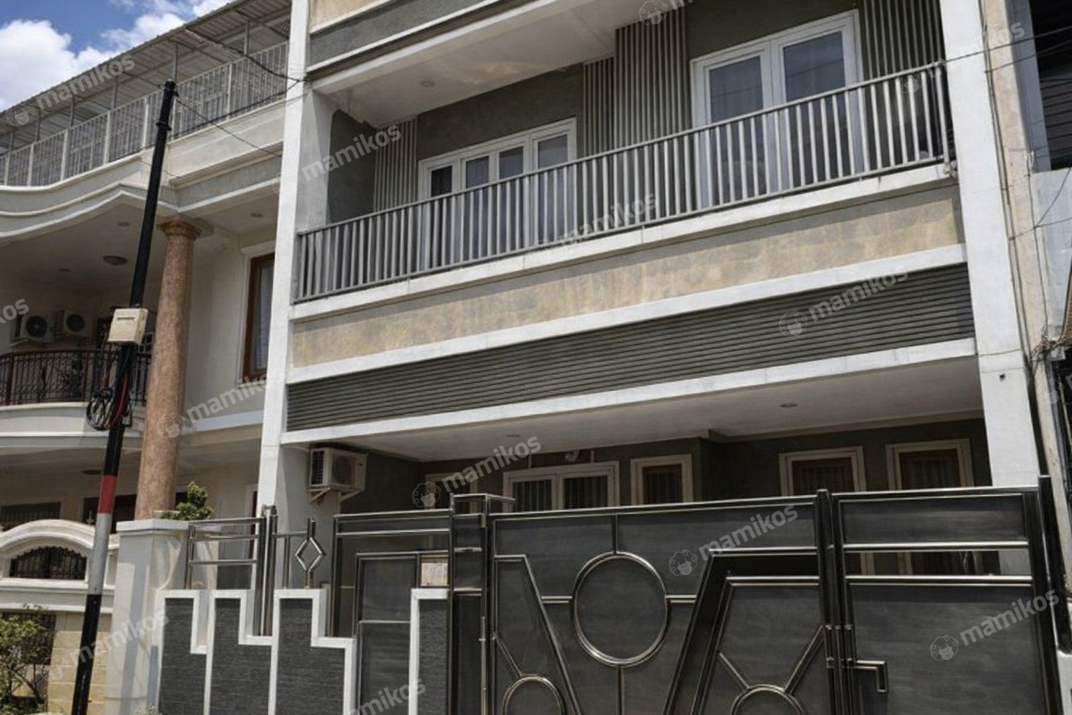 Rumah Sertifikat SHM 5 Kamar Tidur 5 Kamar Mandi Penjaringan Jakarta Utara