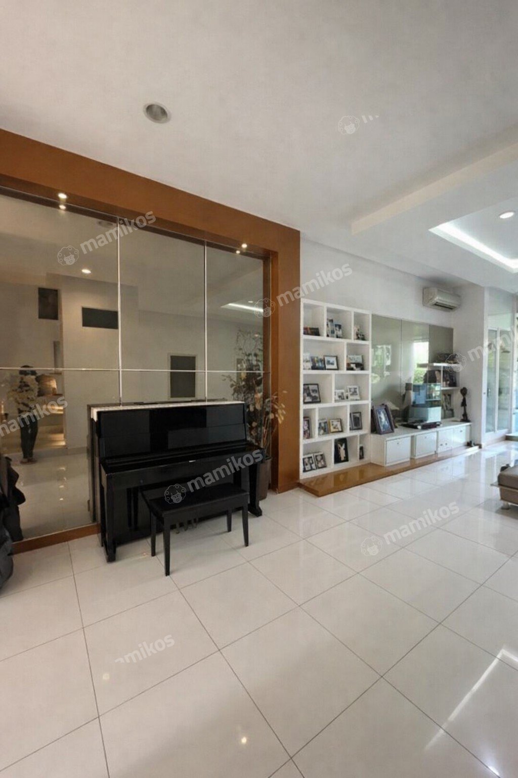 Rumah Sertifikat SHM 4 Kamar Tidur 4 Kamar Mandi Pantai Indah Kapuk Jakarta Utara - Photo 4