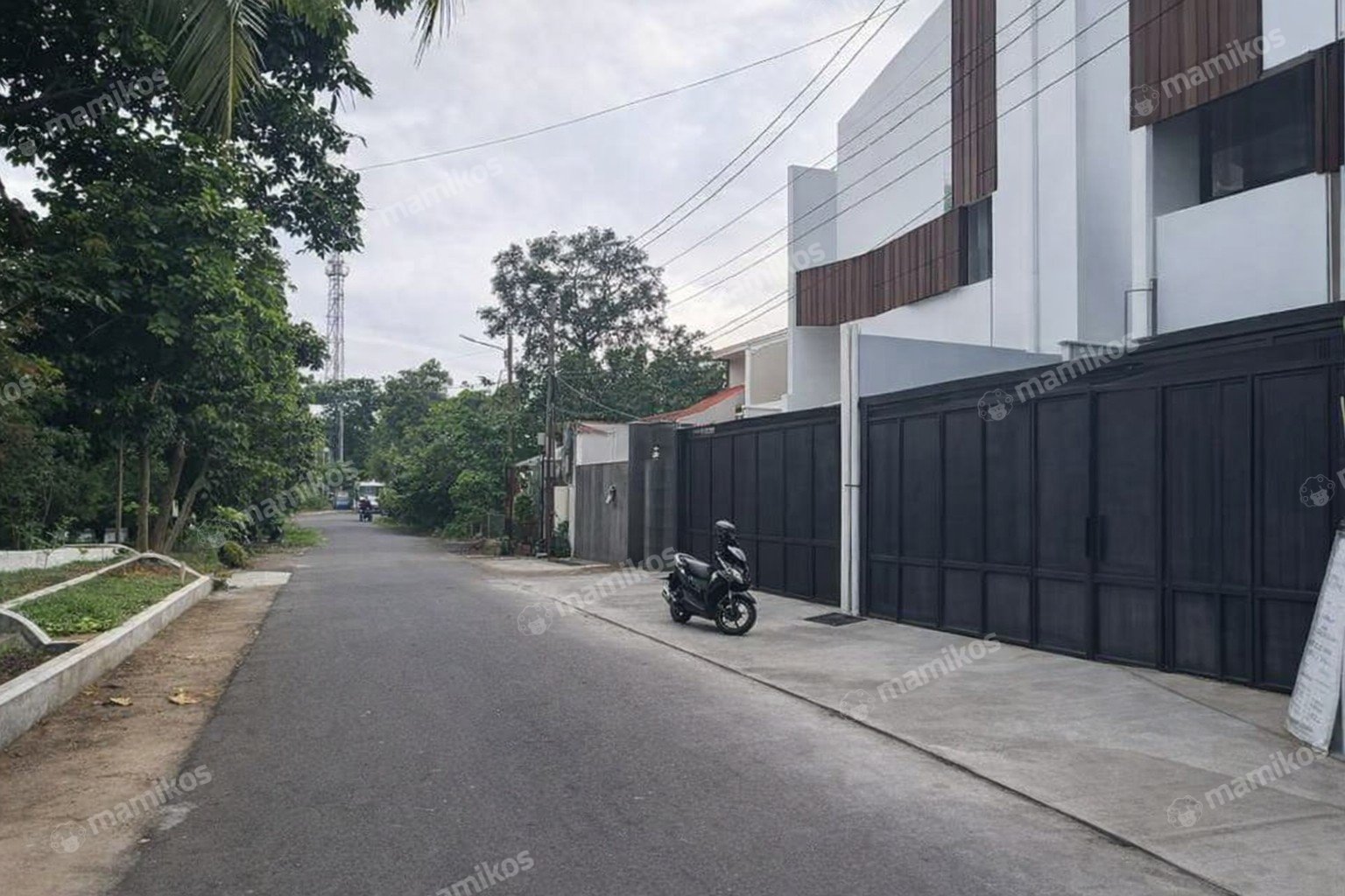 Rumah Sertifikat SHM 4 Kamar Tidur 4 Kamar Mandi Duren Sawit Jakarta Timur