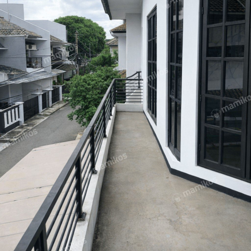 Rumah Sertifikat SHM 5 Kamar Tidur 3 Kamar Mandi Rawamangun Jakarta Timur - Photo 3