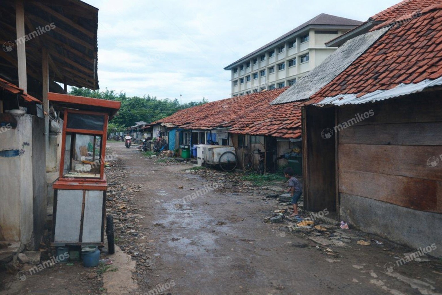 Rumah Sertifikat SHM 5 Kamar Tidur 5 Kamar Mandi Cengkareng Jakarta Barat - Photo 2