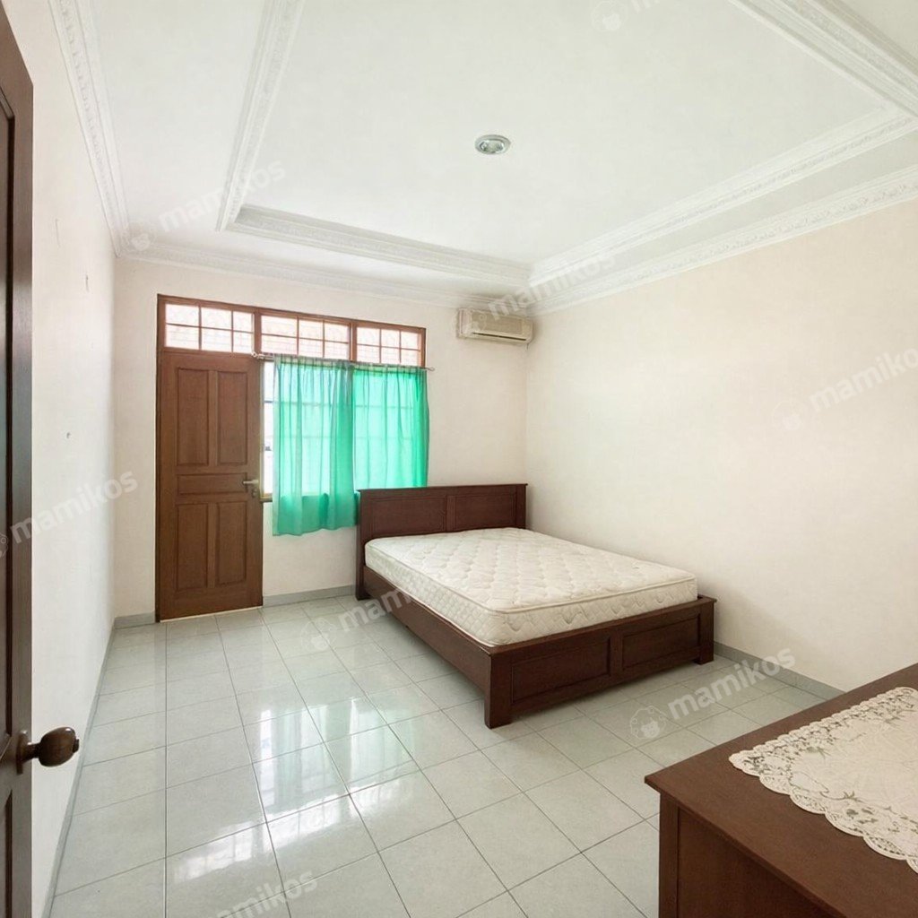 Rumah Sertifikat SHM 3 Kamar Tidur 3 Kamar Mandi Pulomas Jakarta Timur - Photo 3