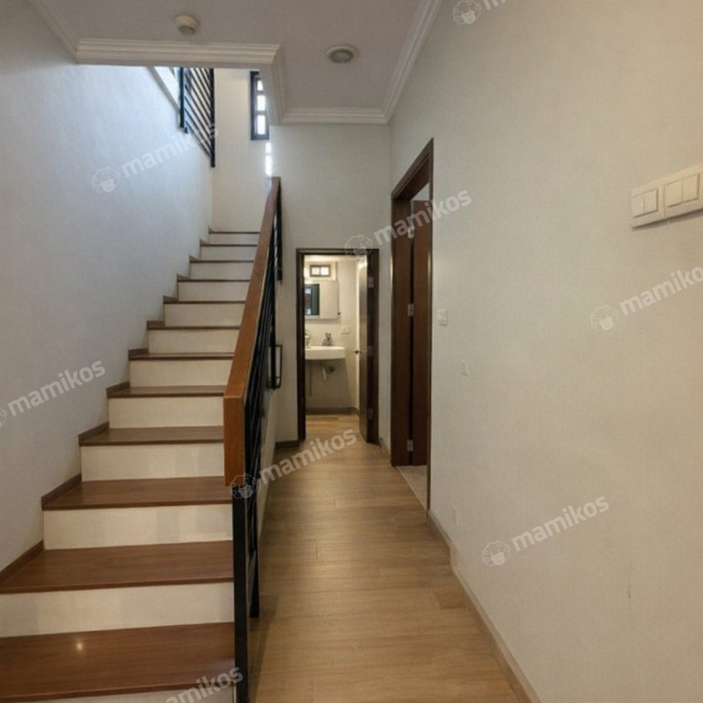 Rumah Sertifikat SHM 3 Kamar Tidur 3 Kamar Mandi Pondok Indah Jakarta Selatan - Photo 2