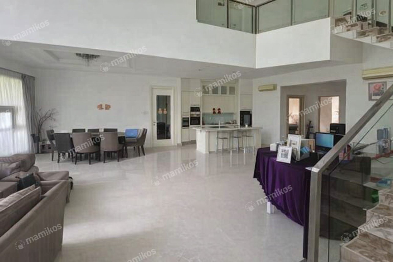 Rumah Sertifikat SHM 4 Kamar Tidur 4 Kamar Mandi Pantai Indah Kapuk Jakarta Utara