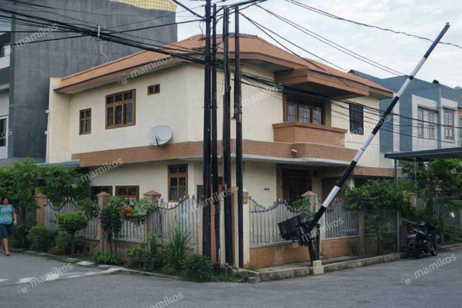 Rumah Sertifikat SHM 6 Kamar Tidur 4 Kamar Mandi Kelapa Gading Jakarta Utara
