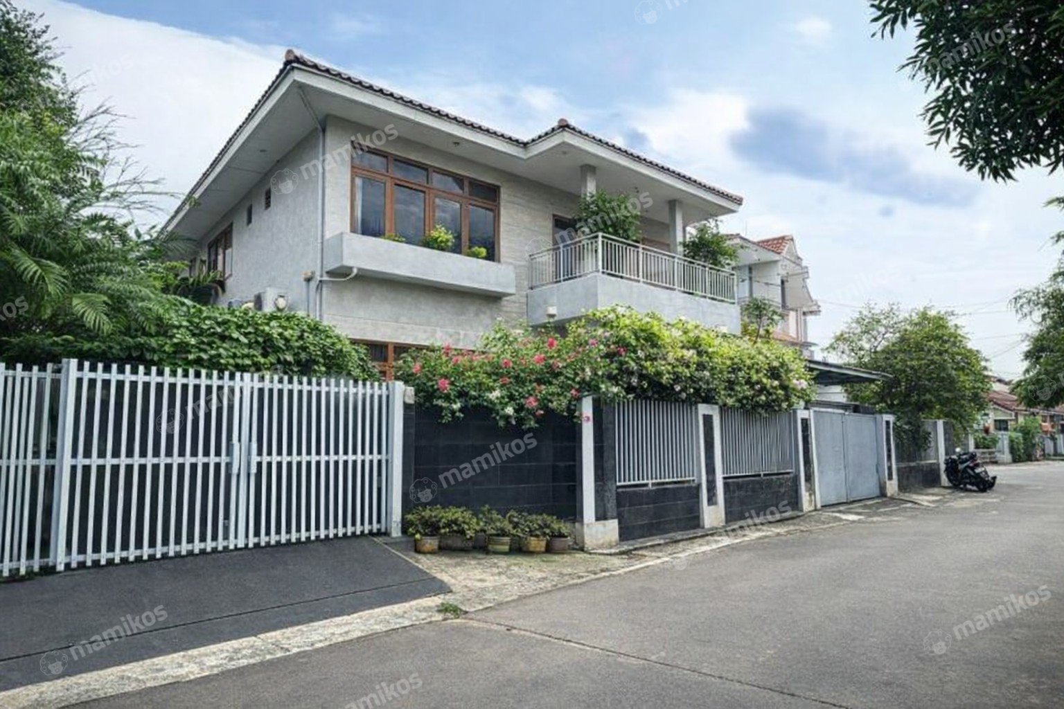 Rumah Sertifikat SHM 7 Kamar Tidur 7 Kamar Mandi Warung Buncit Jakarta Selatan