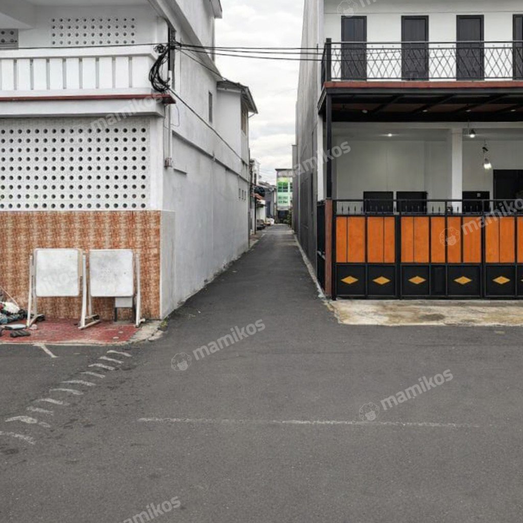 Rumah Sertifikat SHM 5 Kamar Tidur 4 Kamar Mandi Matraman Jakarta Timur - Photo 2