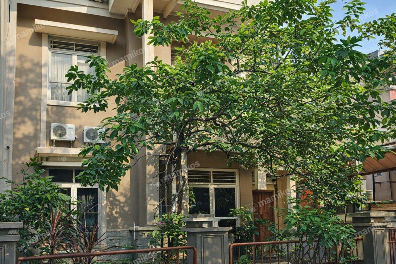 Rumah Sertifikat SHM 4 Kamar Tidur 3 Kamar Mandi Metland Puri Jakarta Barat