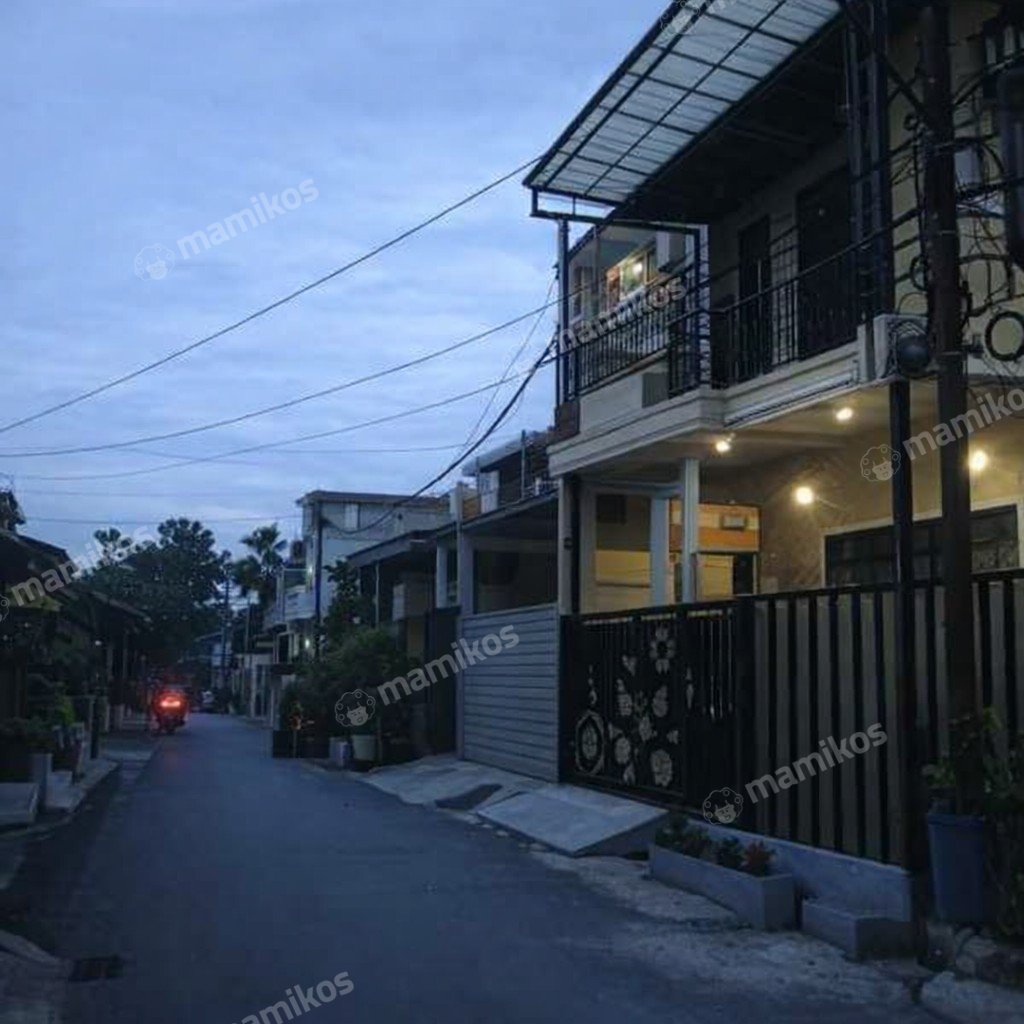 Rumah Sertifikat SHM 4 Kamar Tidur 3 Kamar Mandi Duren Sawit Jakarta Timur - Photo 2