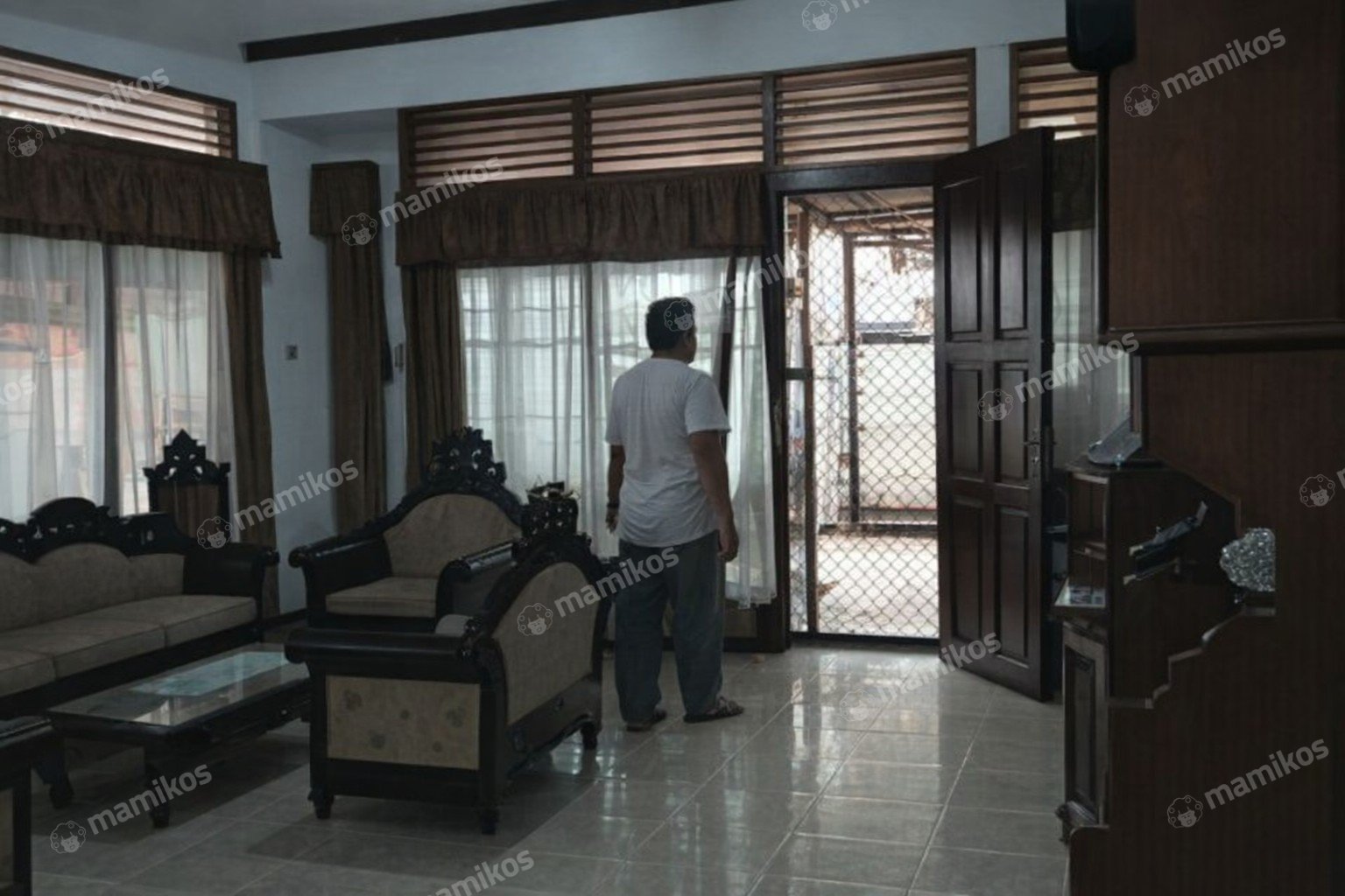 Rumah Sertifikat SHM 6 Kamar Tidur 4 Kamar Mandi Kemang Jakarta Selatan - Photo 3