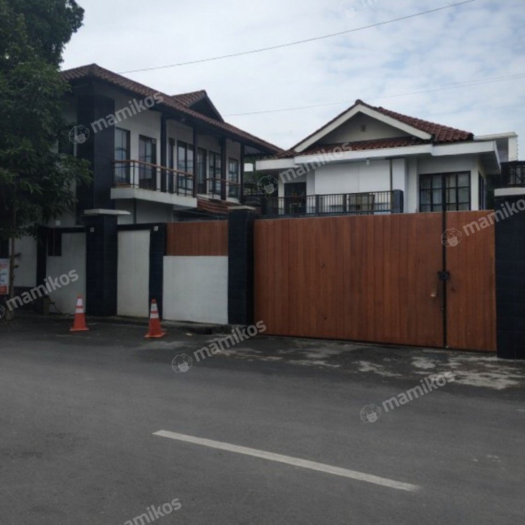 Rumah Sertifikat SHM 4 Kamar Tidur 4 Kamar Mandi Kramat Jati Jakarta Timur - Photo 2