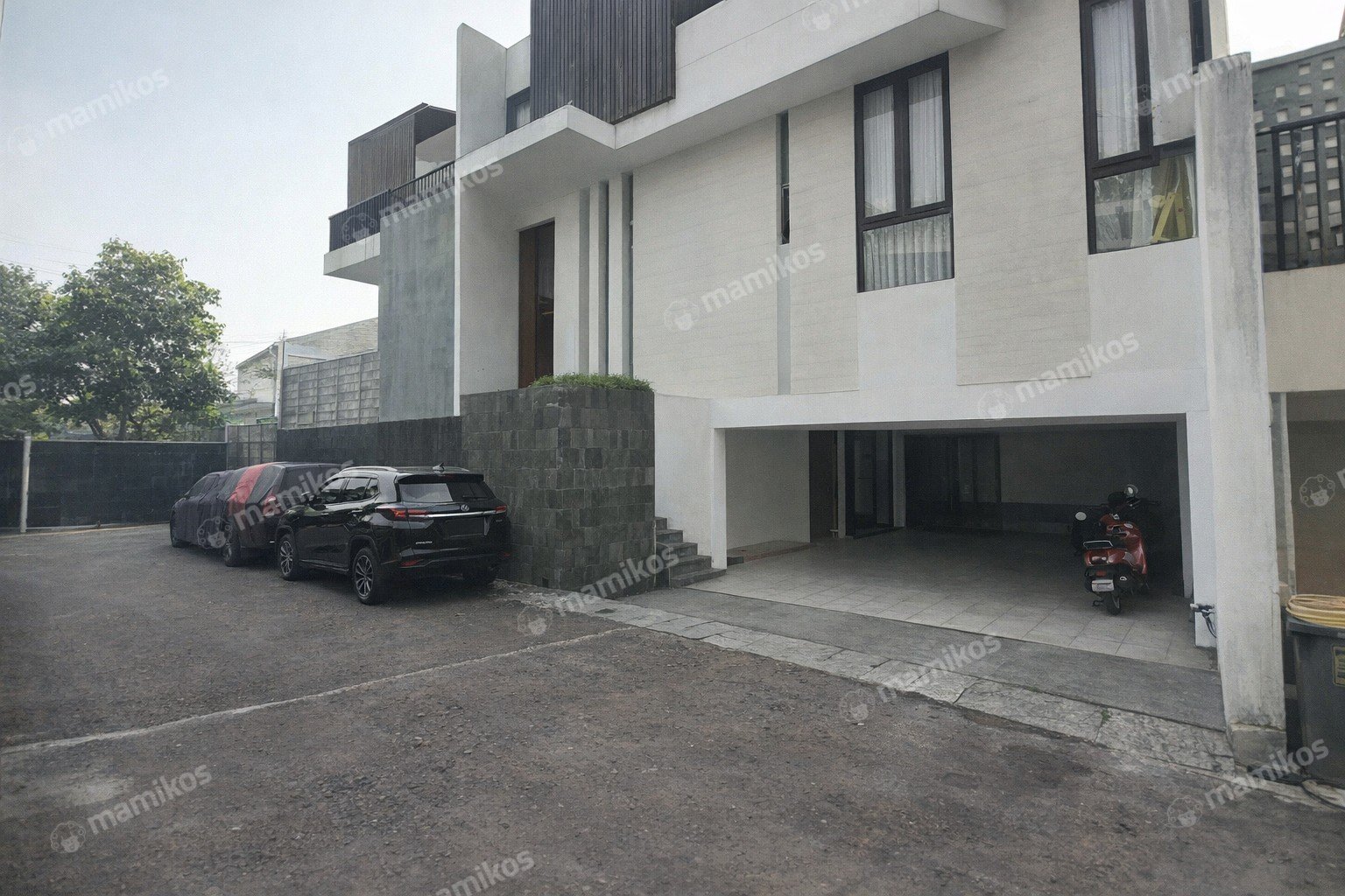 Rumah Sertifikat SHM 4 Kamar Tidur 4 Kamar Mandi Ampera Jakarta Selatan