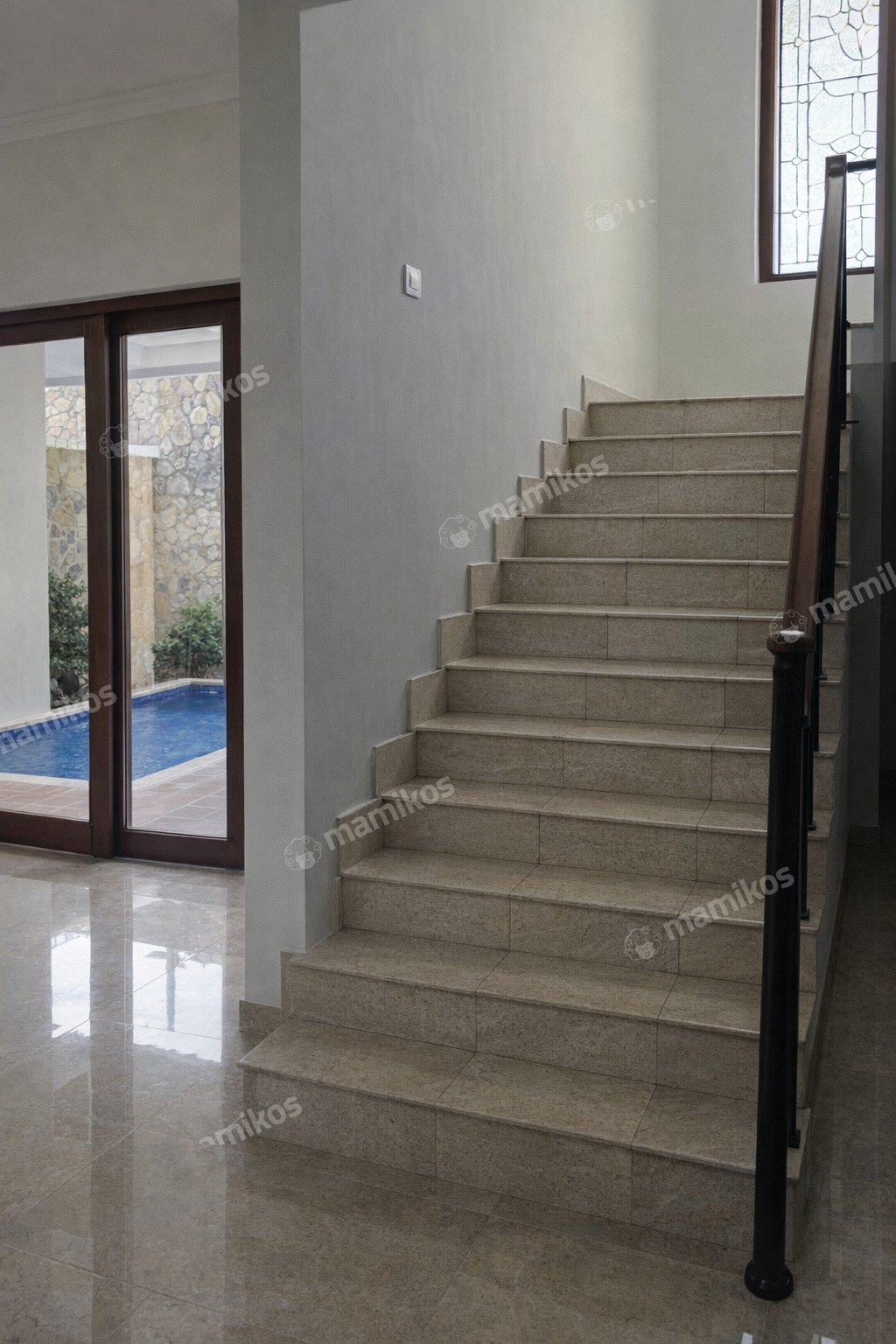 Rumah Sertifikat SHM 3 Kamar Tidur 3 Kamar Mandi Cipete Jakarta Selatan - Photo 2