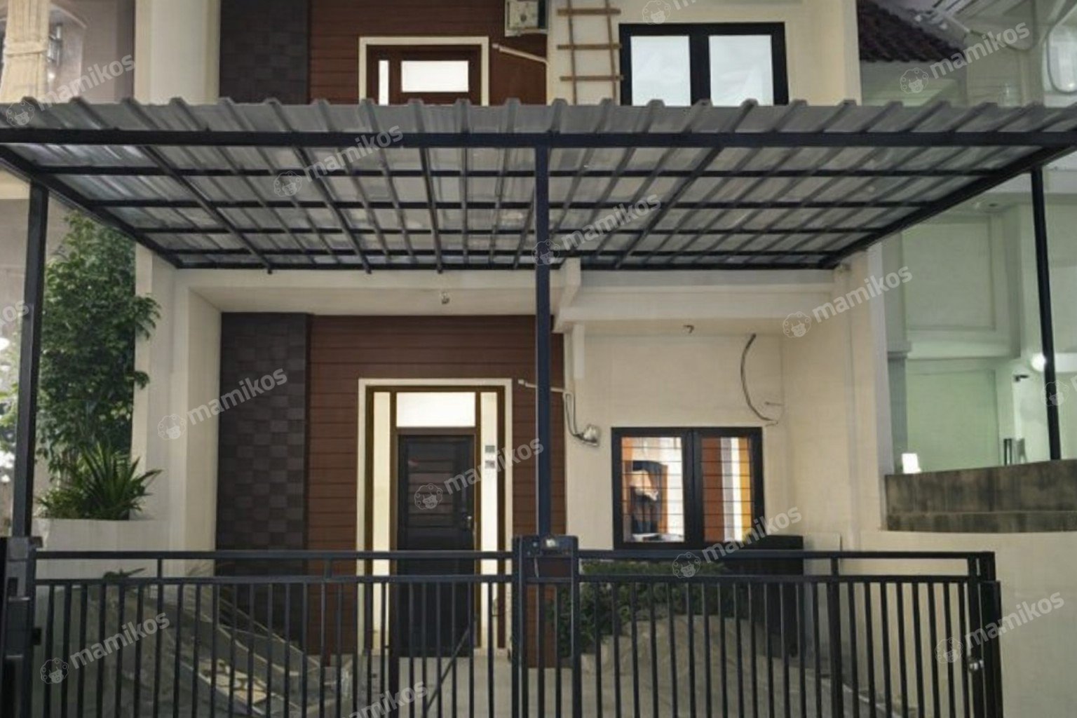Rumah Sertifikat SHM 4 Kamar Tidur 3 Kamar Mandi Taman Surya Jakarta Barat
