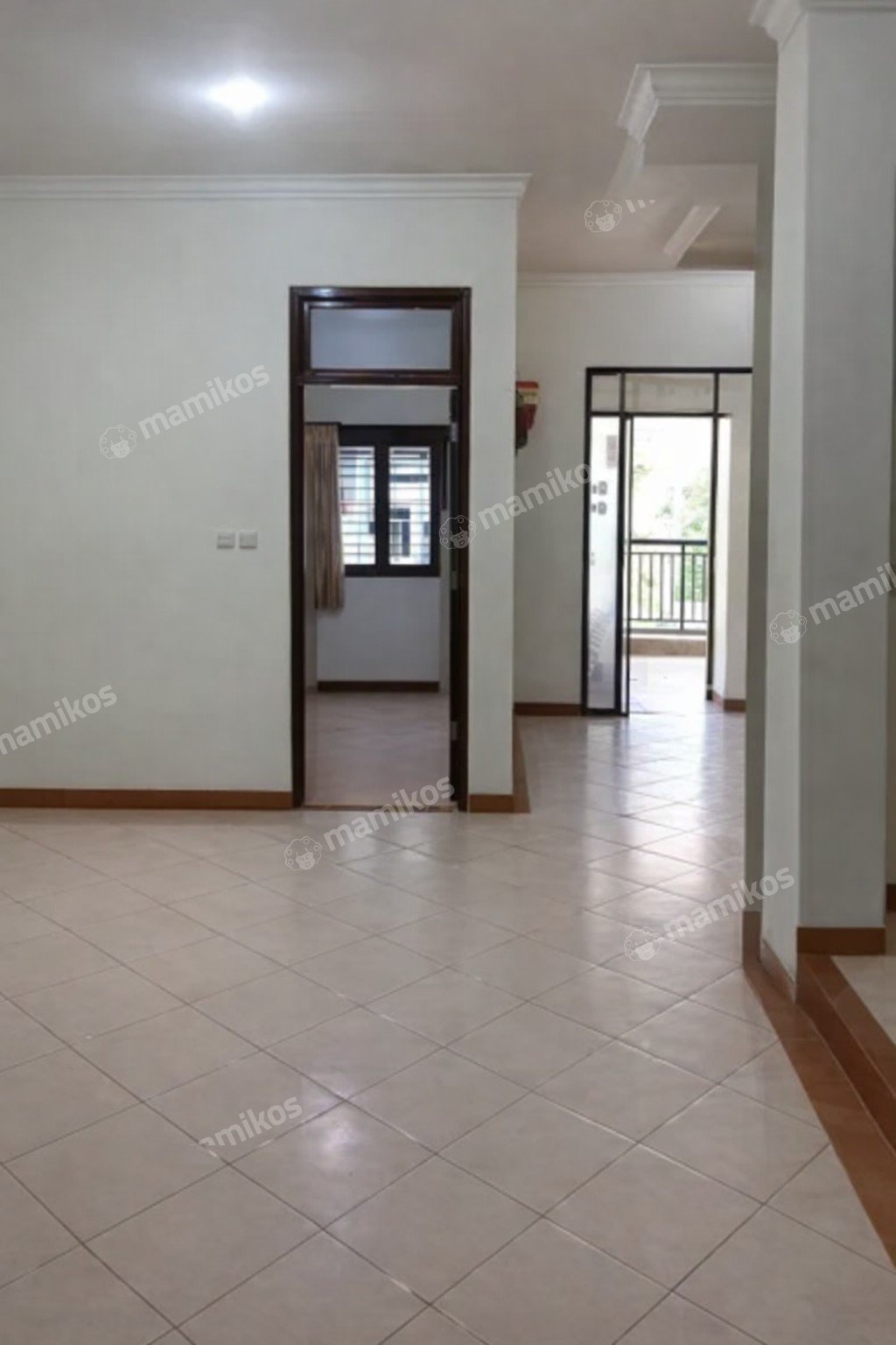 Rumah Sertifikat SHM 4 Kamar Tidur 3 Kamar Mandi Taman Surya Jakarta Barat - Photo 5