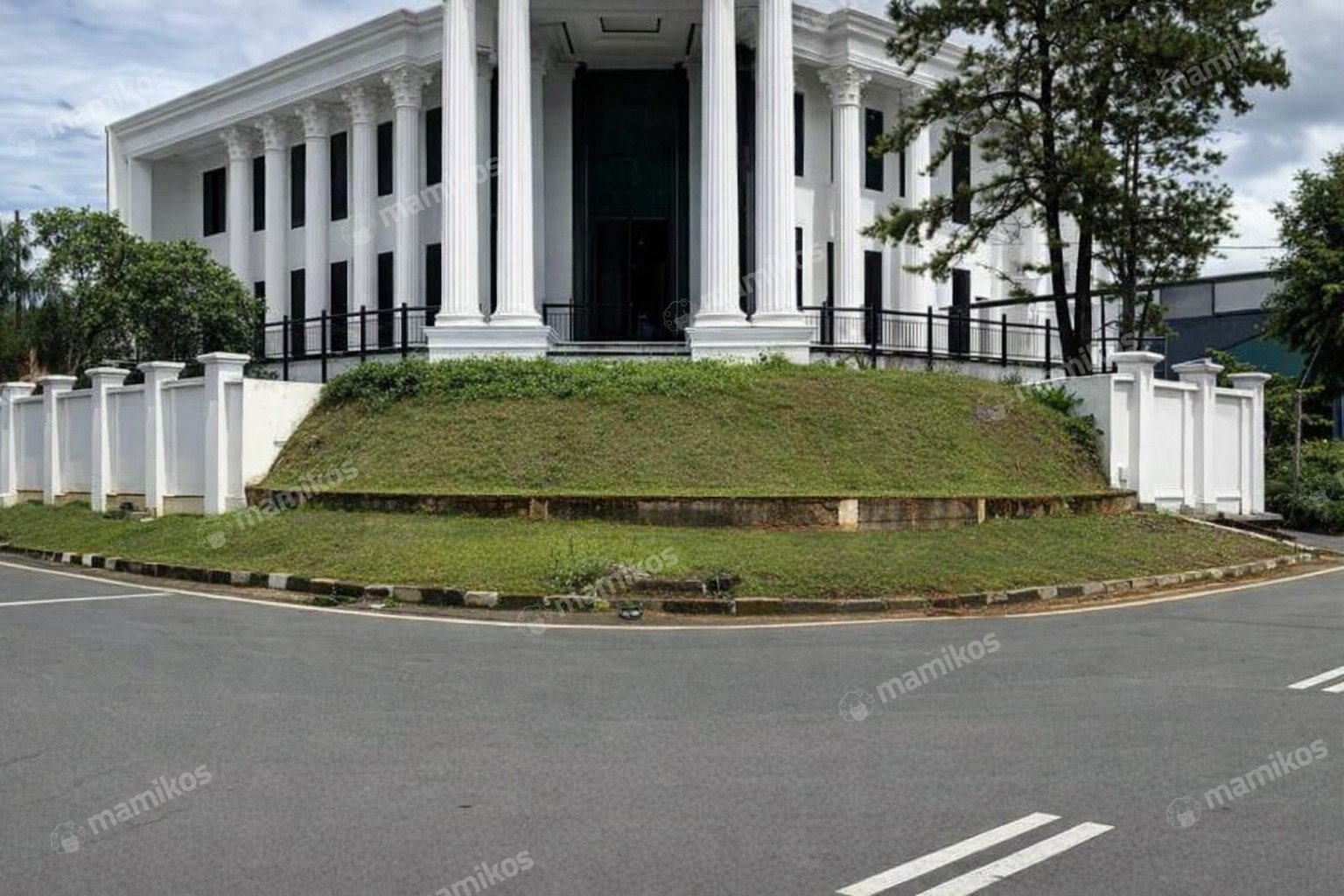 Rumah Sertifikat SHM 7 Kamar Tidur 7 Kamar Mandi Pondok Indah Jakarta Selatan