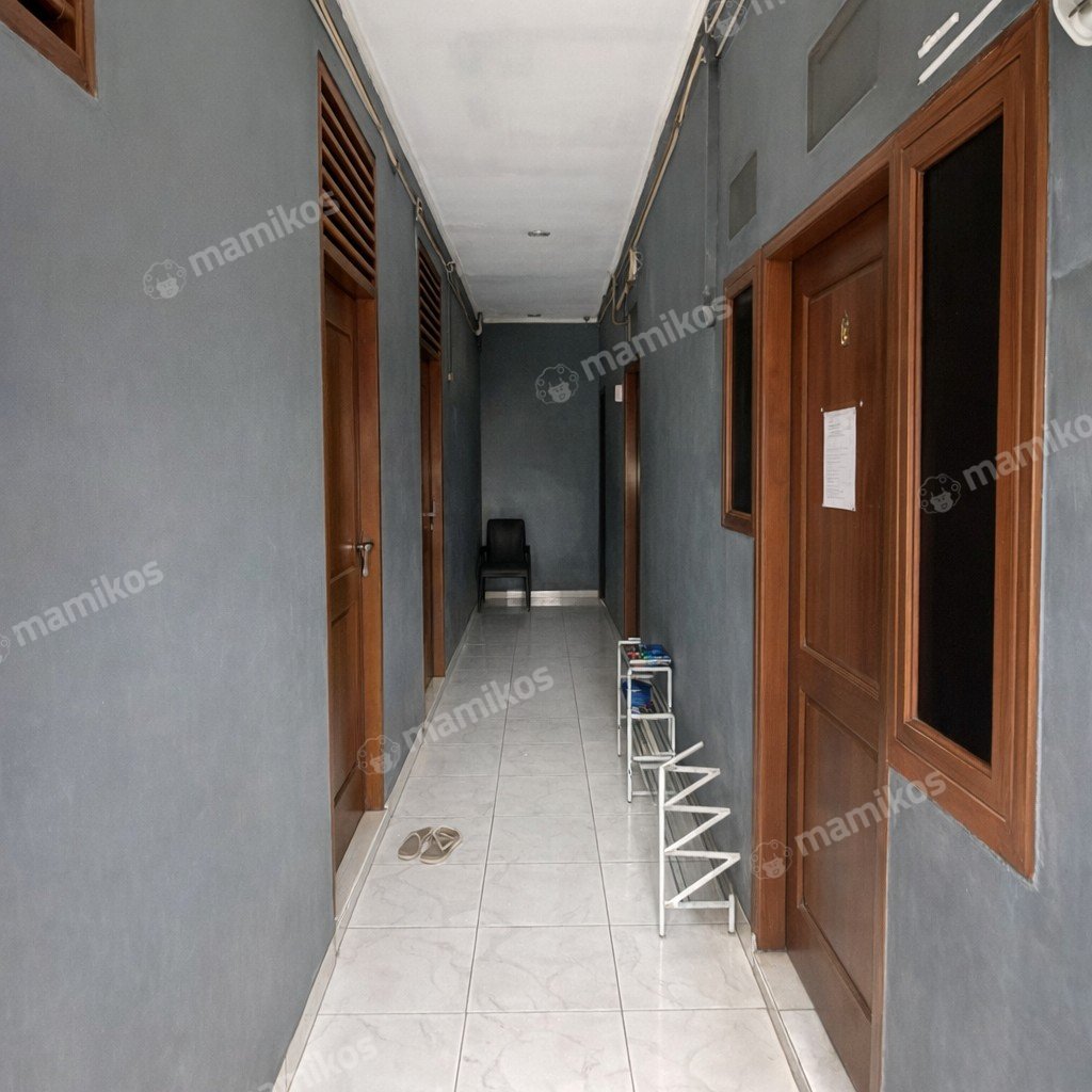Rumah Sertifikat SHM 22 Kamar Tidur 20 Kamar Mandi Duren Sawit Jakarta Timur - Photo 2