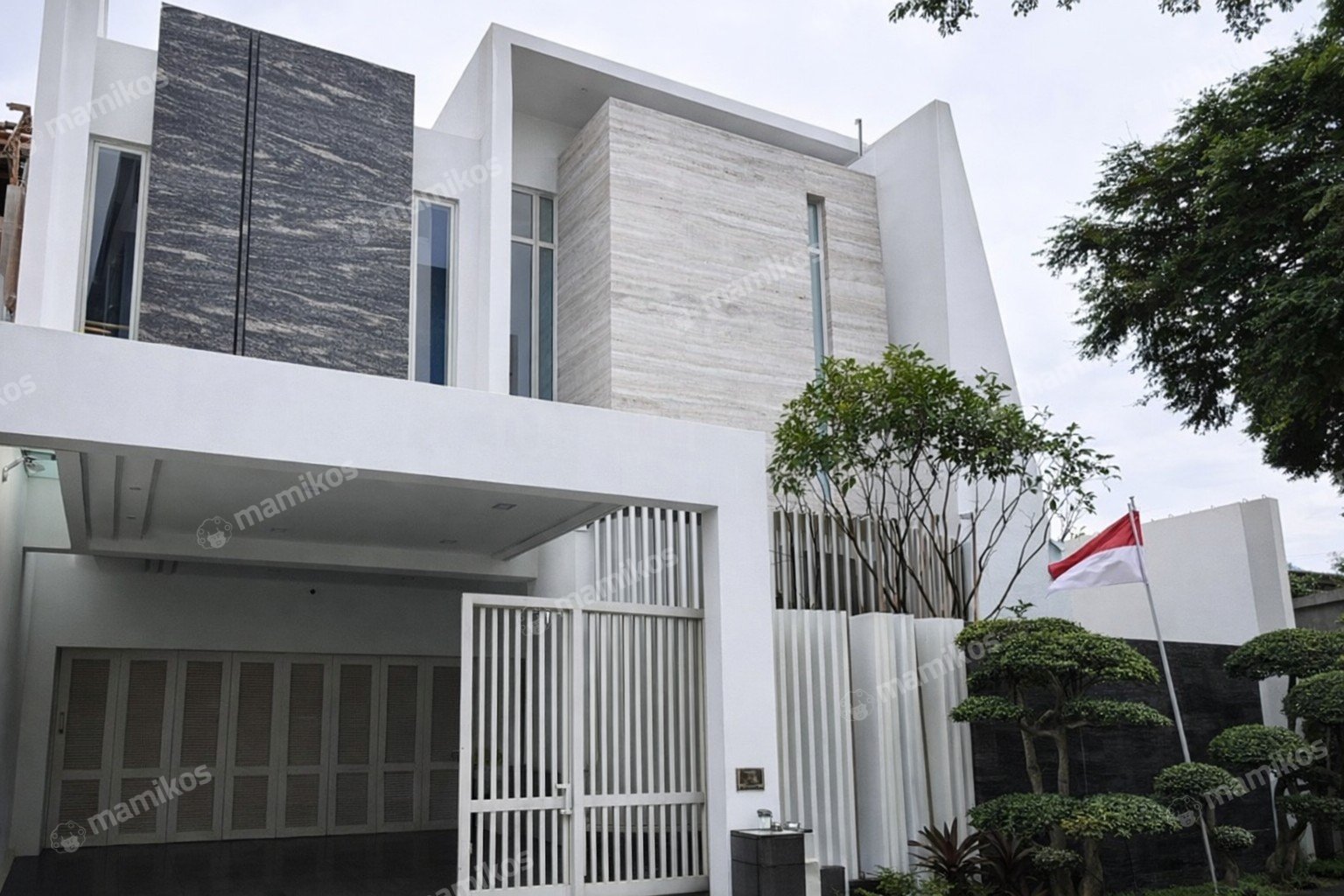 Rumah Sertifikat SHM 5 Kamar Tidur 4 Kamar Mandi Pantai Indah Kapuk Jakarta Utara