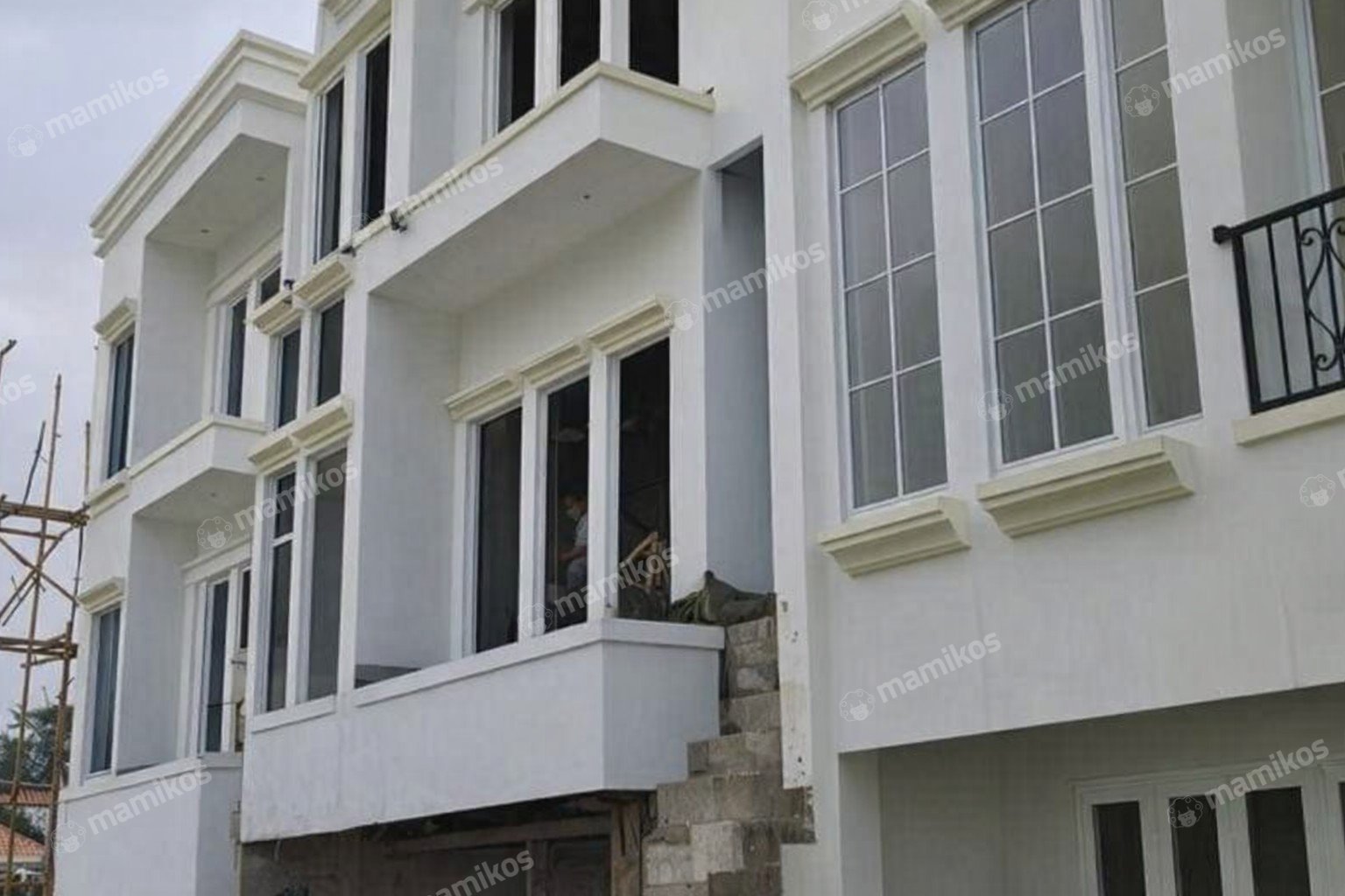 Rumah Baru Sertifikat SHM 3 Kamar Tidur Kayu Putih Jakarta Timur