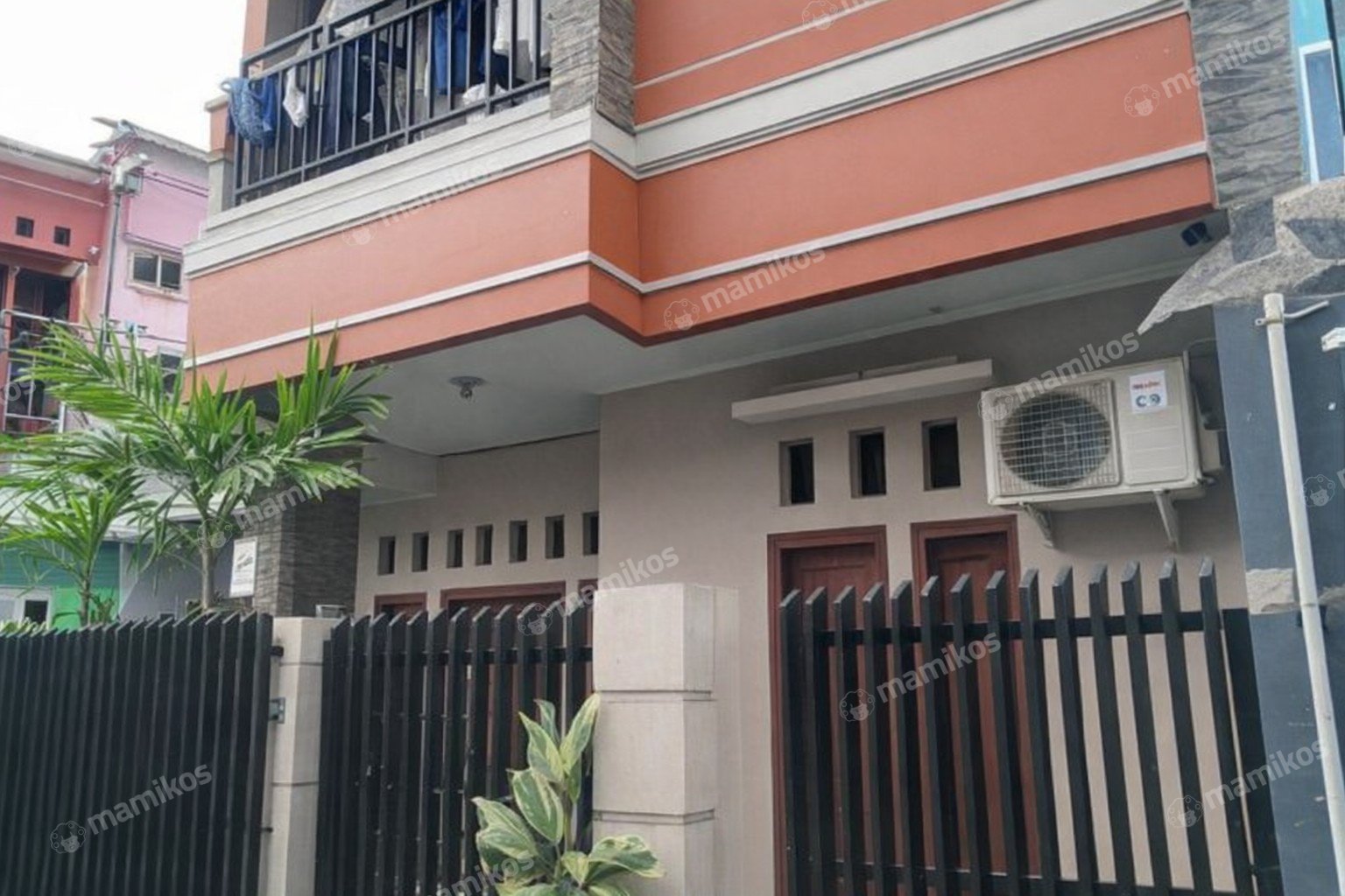 Rumah Sertifikat SHM 4 Kamar Tidur 3 Kamar Mandi Kembangan Jakarta Barat