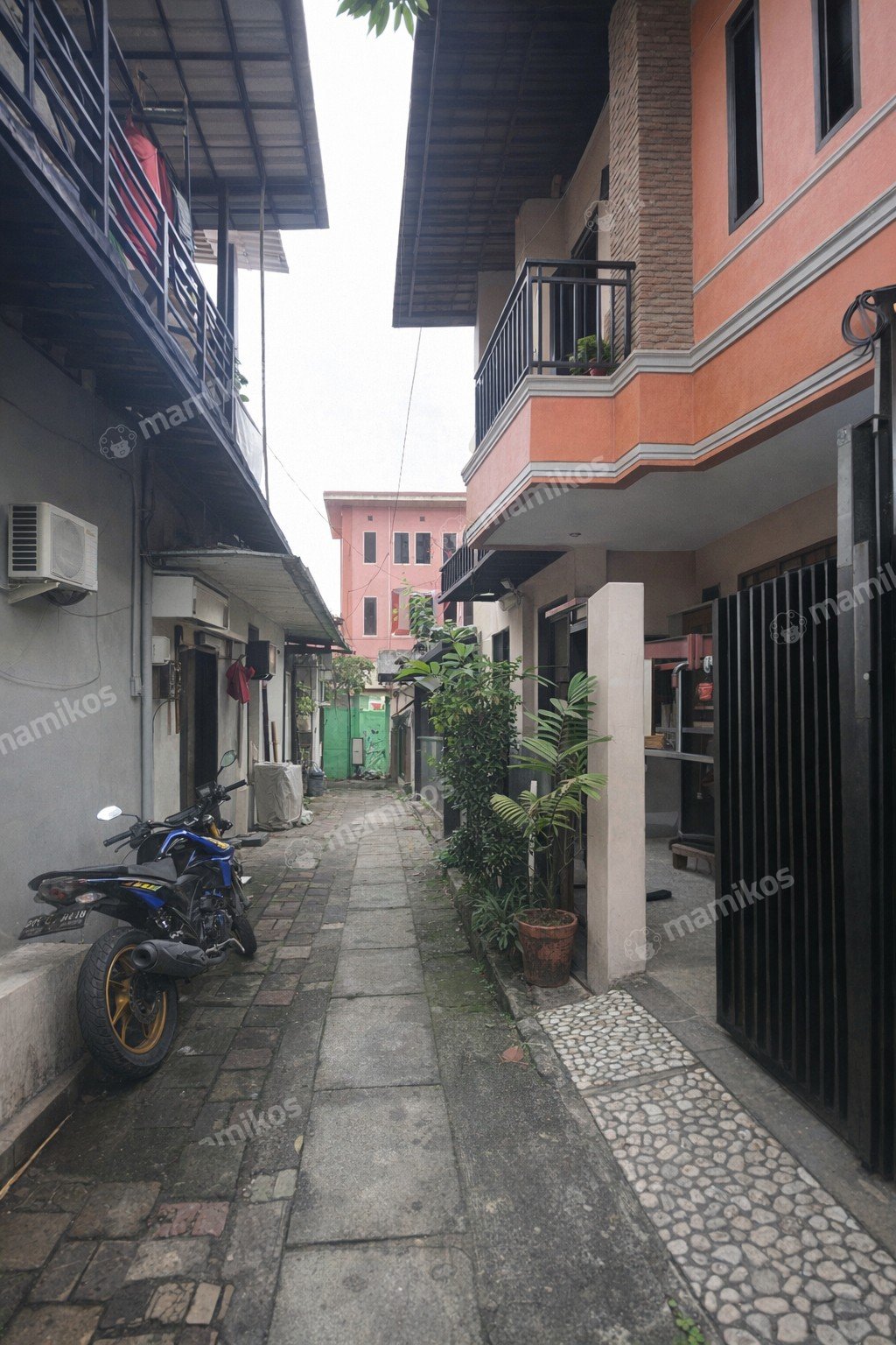 Rumah Sertifikat SHM 4 Kamar Tidur 3 Kamar Mandi Kembangan Jakarta Barat - Photo 4