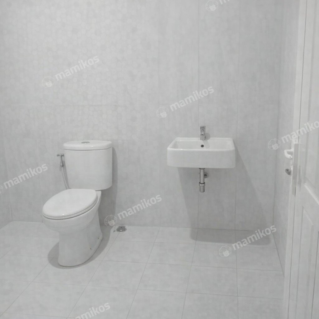 Rumah Sertifikat HGB 3 Kamar Tidur 3 Kamar Mandi Taman Meruya Jakarta Barat - Photo 5