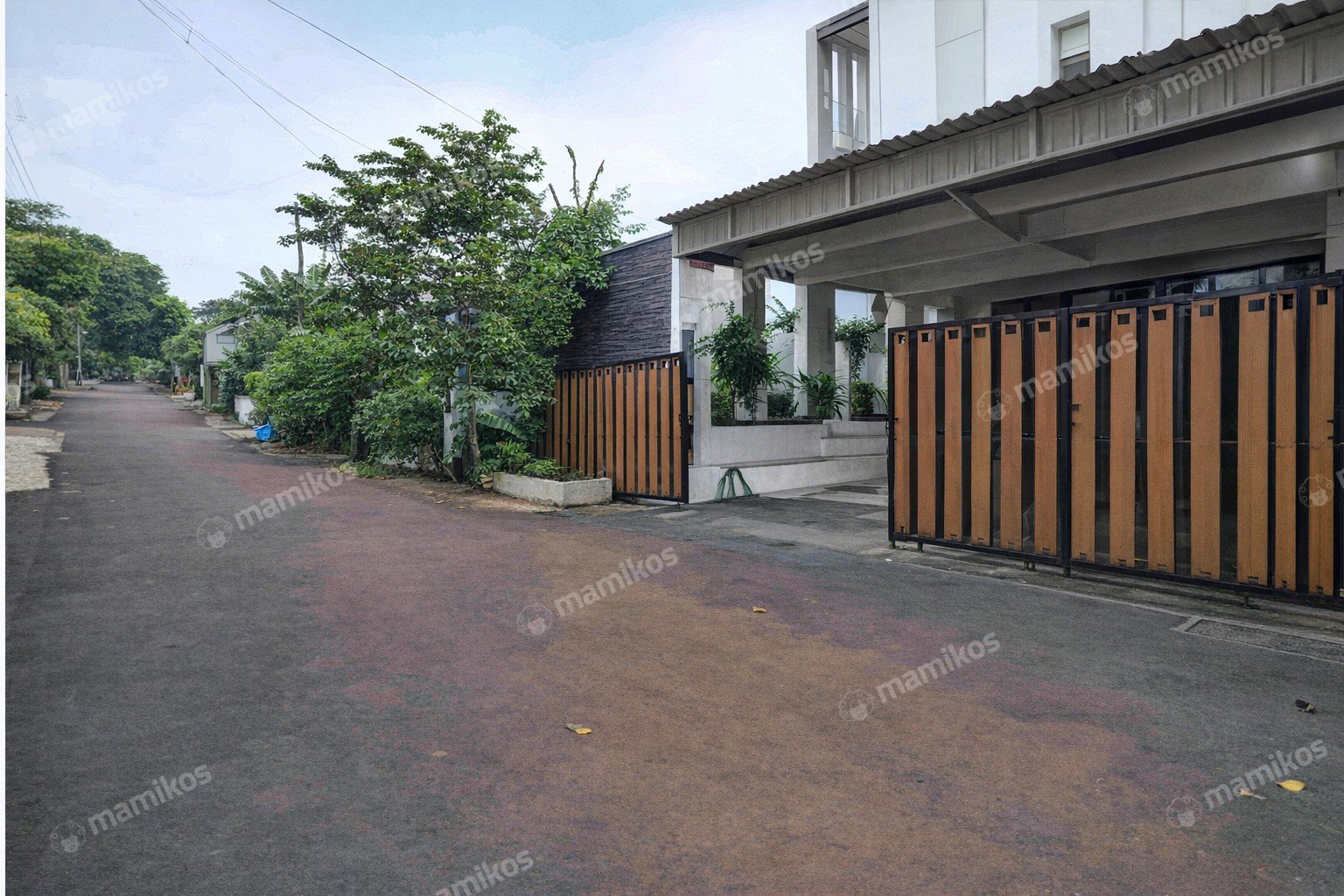 Rumah Sertifikat SHM 6 Kamar Tidur 5 Kamar Mandi Setu Jakarta Timur