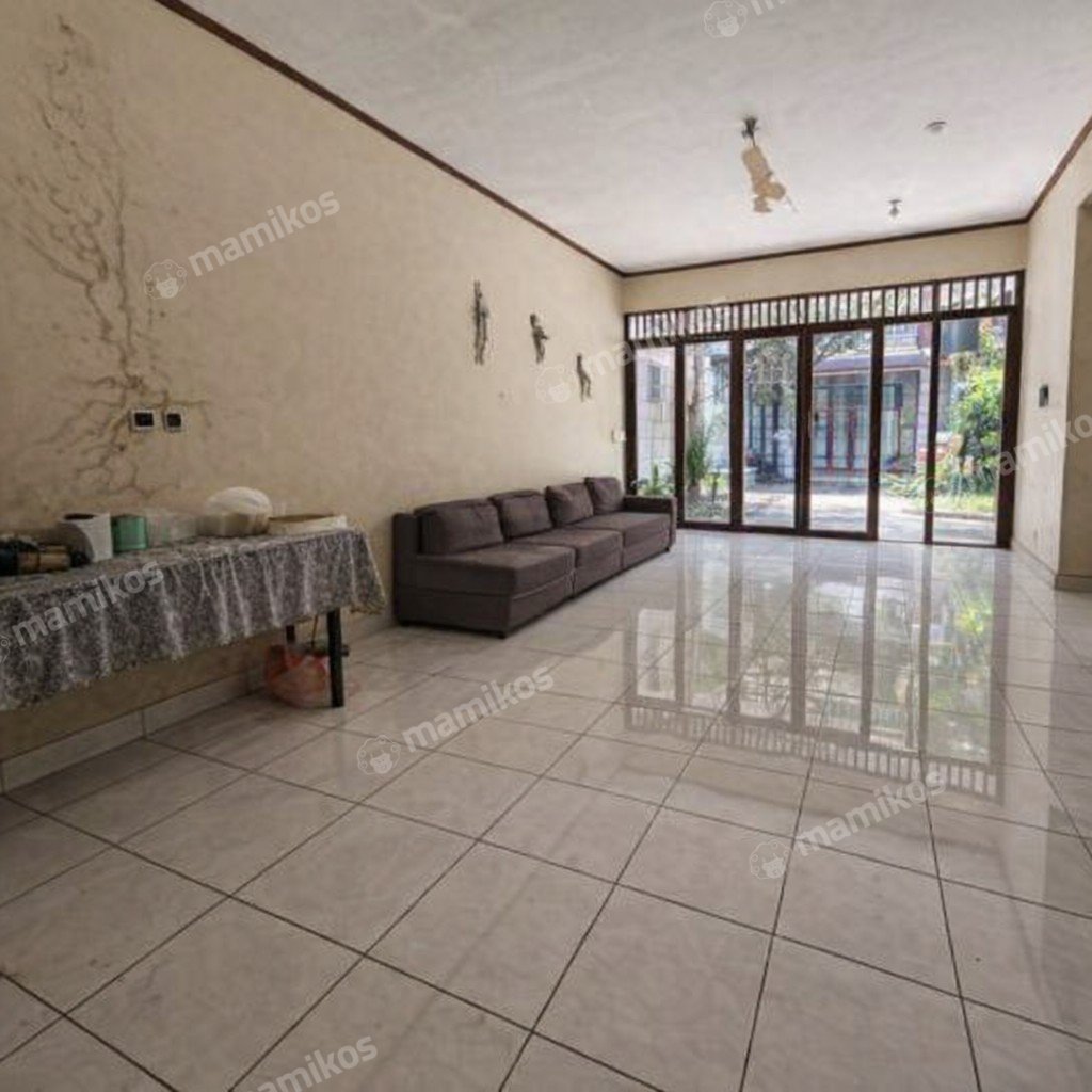 Rumah Sertifikat SHM 4 Kamar Tidur 3 Kamar Mandi Tanjung Duren Jakarta Barat - Photo 4