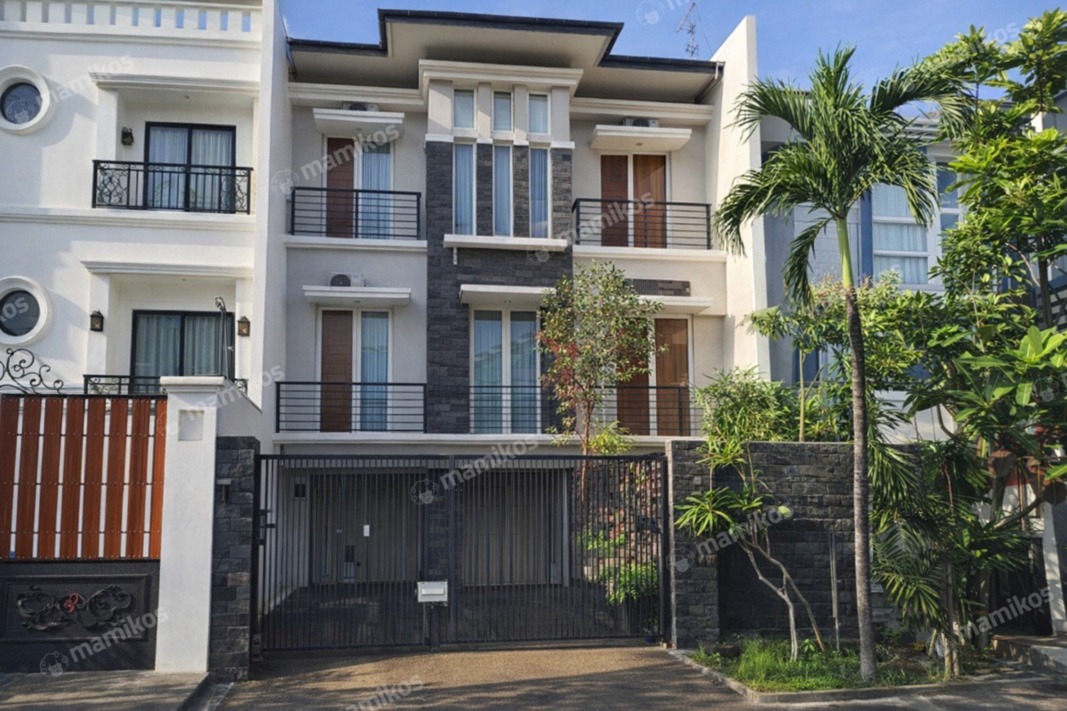 Rumah 4KT 4KM Permata Buana Jakarta Barat