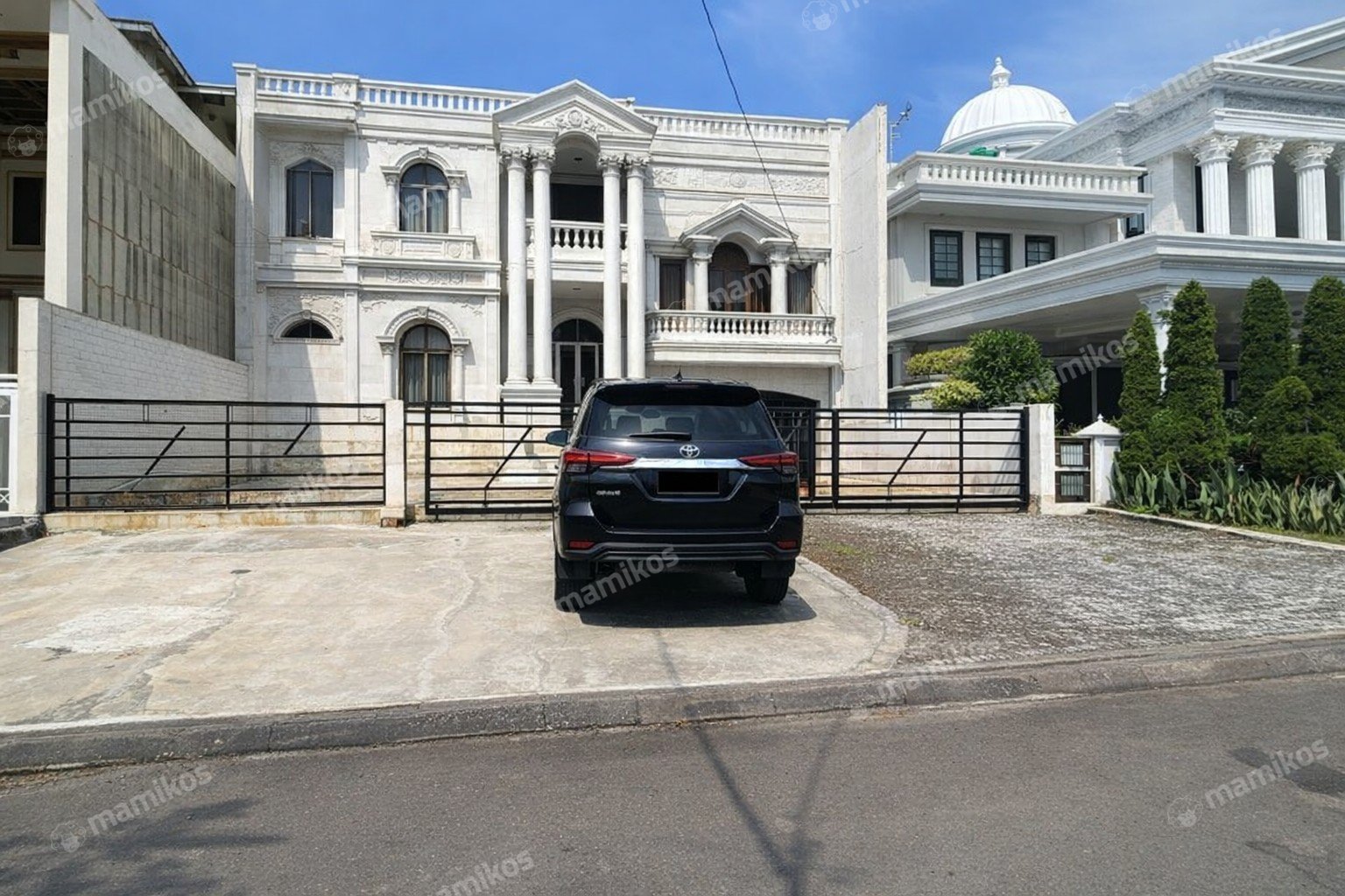 Rumah Sertifikat HGB 7 Kamar Tidur 6 Kamar Mandi Kota Wisata Jakarta Timur