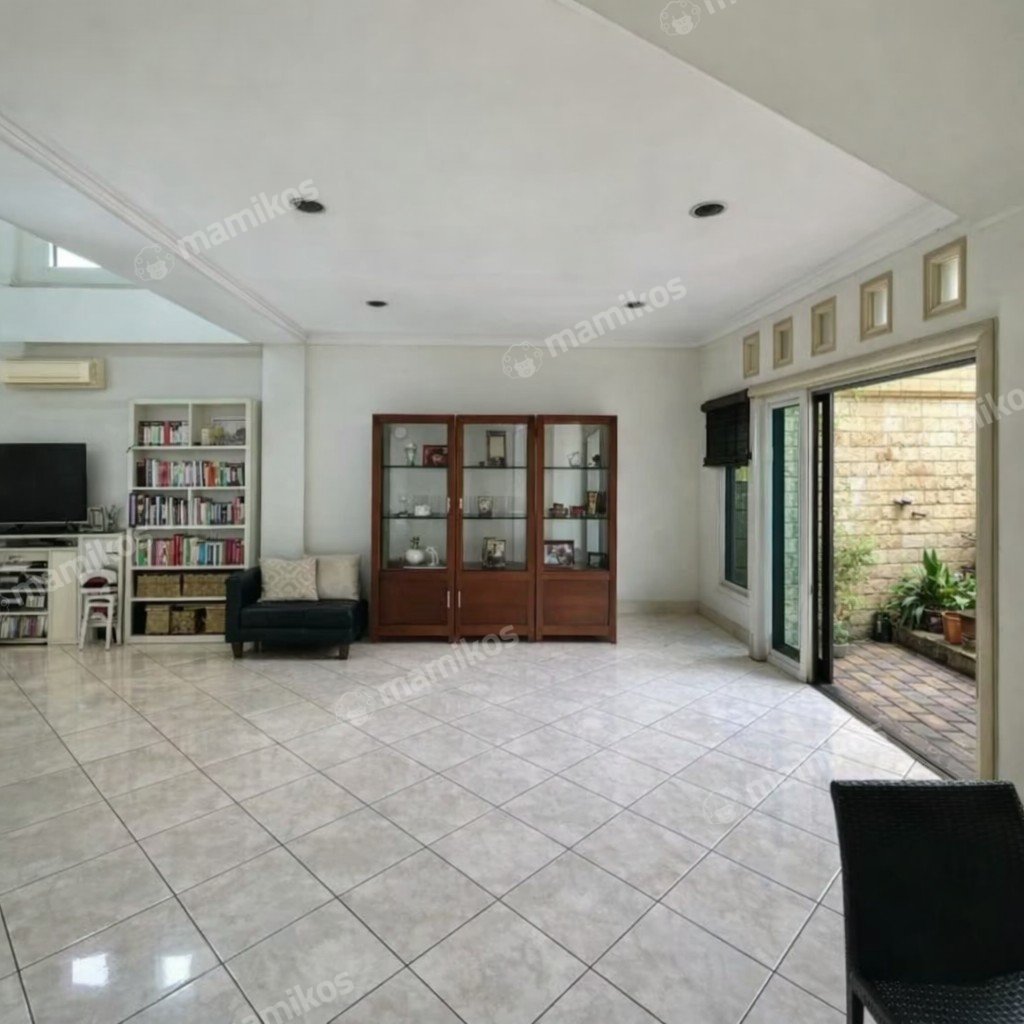 Rumah 4 Kamar Tidur 3 Kamar Mandi 2 Lantai Senopati Jakarta Selatan - Photo 5