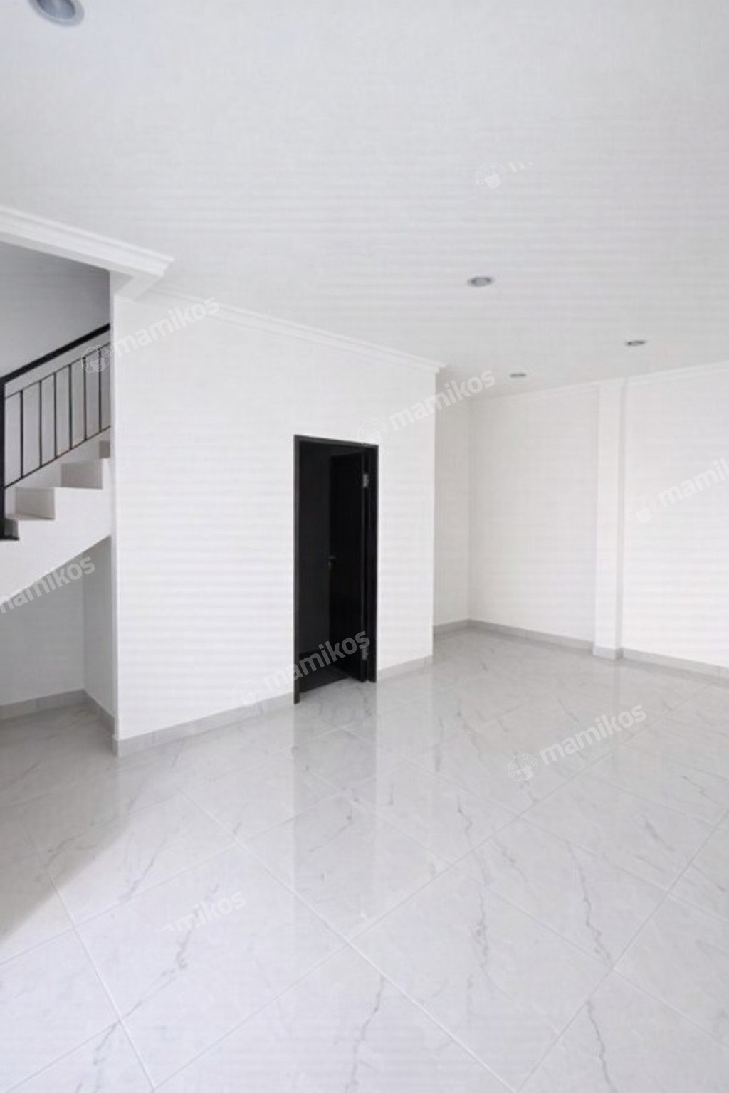 Rumah Sertifikat Hak Sewa 3 Kamar Tidur 2 Kamar Mandi Pantai Indah Kapuk Jakarta Utara - Photo 2