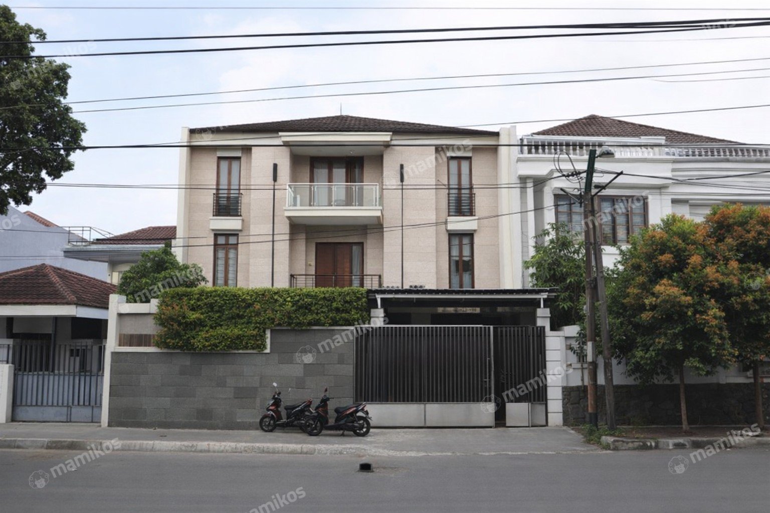Rumah 4KT 6KM Tanjung Duren Jakarta Barat