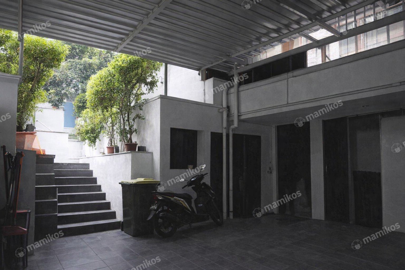 Rumah Sertifikat SHM 4 Kamar Tidur 6 Kamar Mandi Tanjung Duren Jakarta Barat - Photo 3