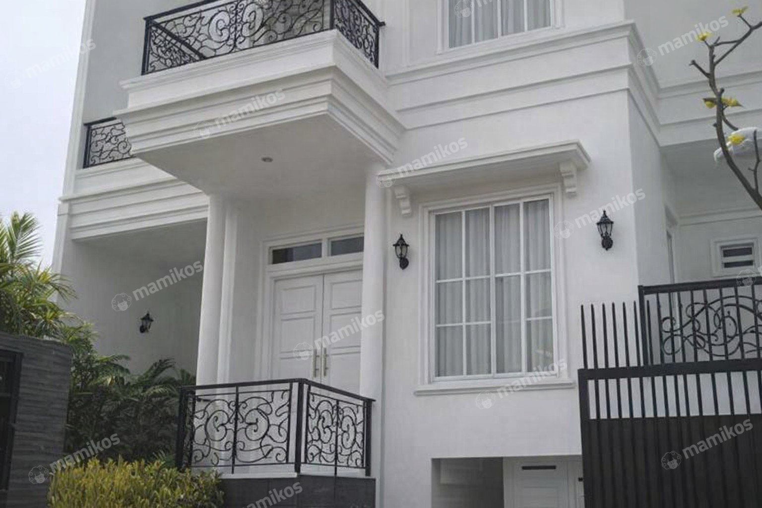Rumah Sertifikat SHM 5 Kamar Tidur 4 Kamar Mandi Panglima Polim Jakarta Selatan